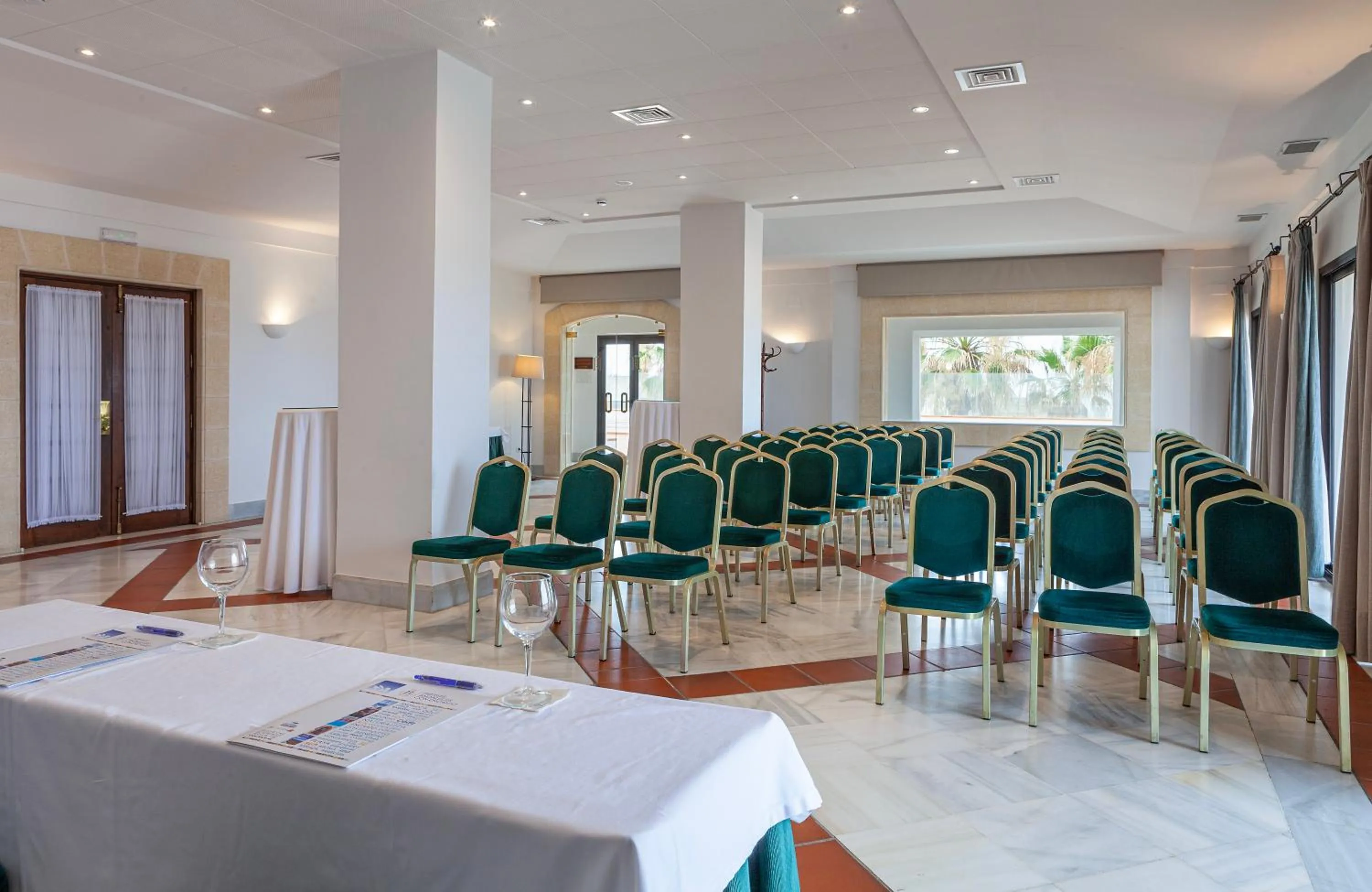 Meeting/conference room in Hotel Duque de Najera