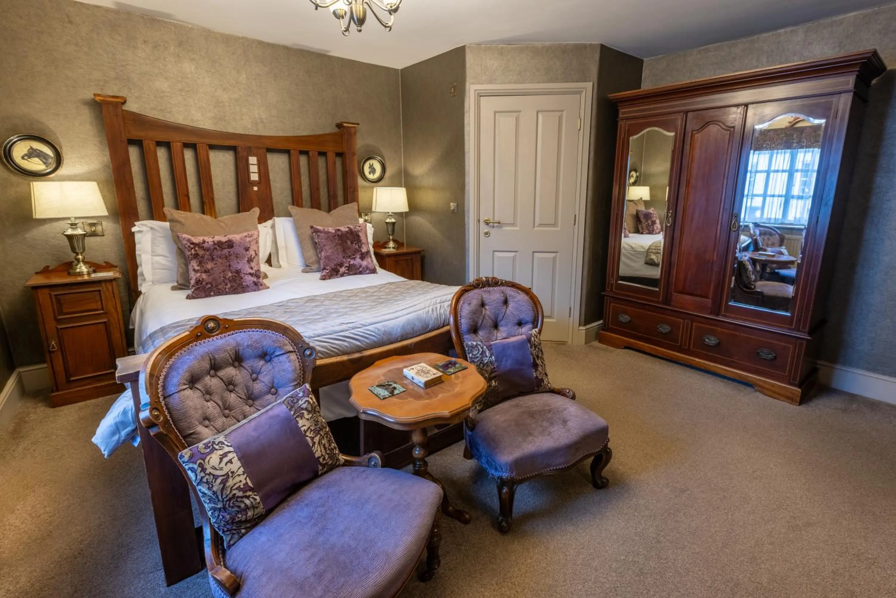 Bedroom, Bed in The Plough Inn