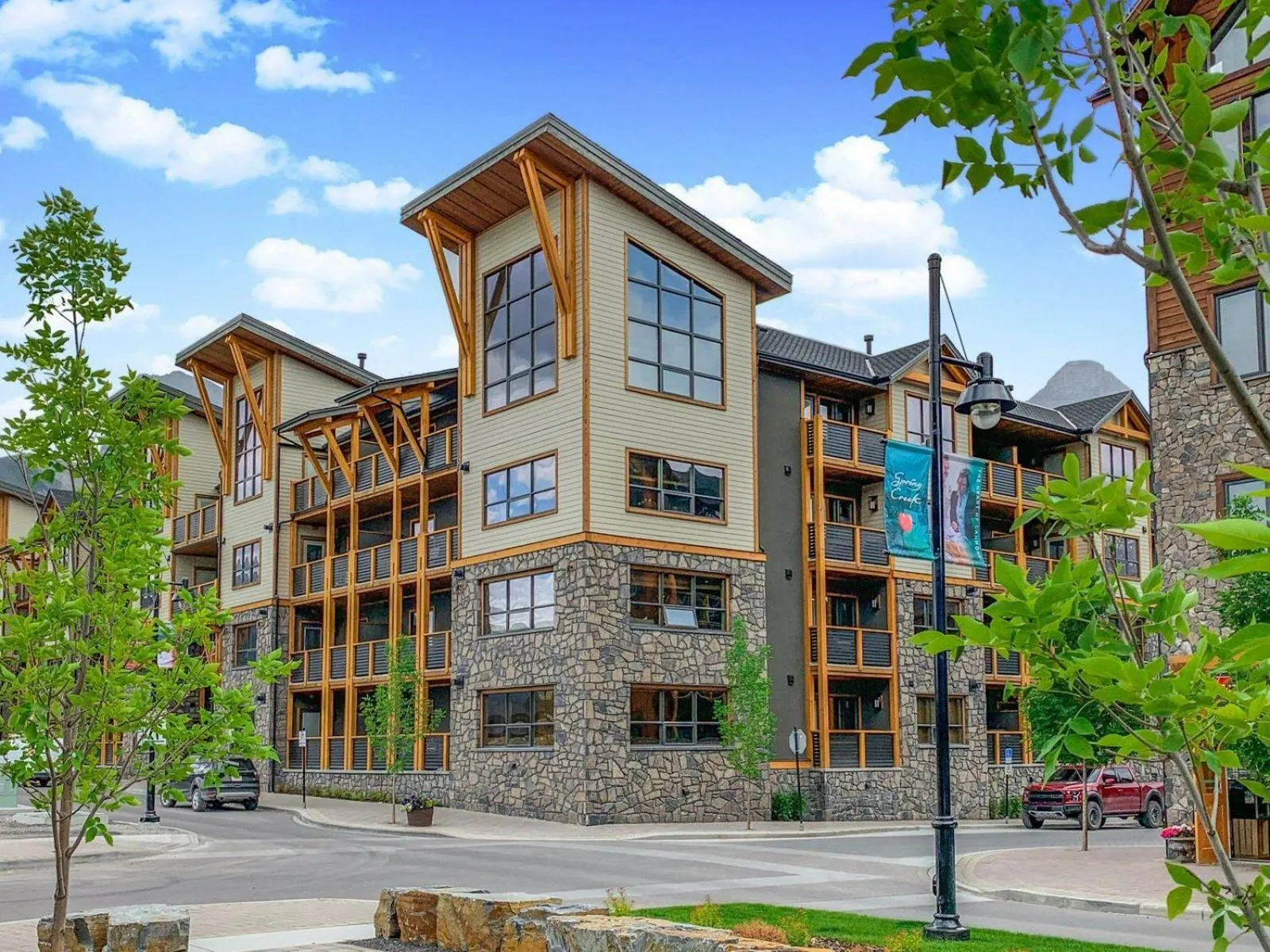 Spring Creek Condo by Canadian Rockies Vacation Rentals