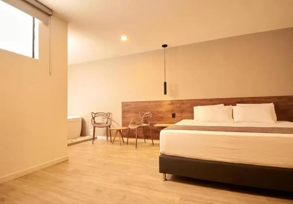 Deluxe Suite in Fence by Bernalo Hotels Deluxe Suite in Fence by Bernalo Hotels