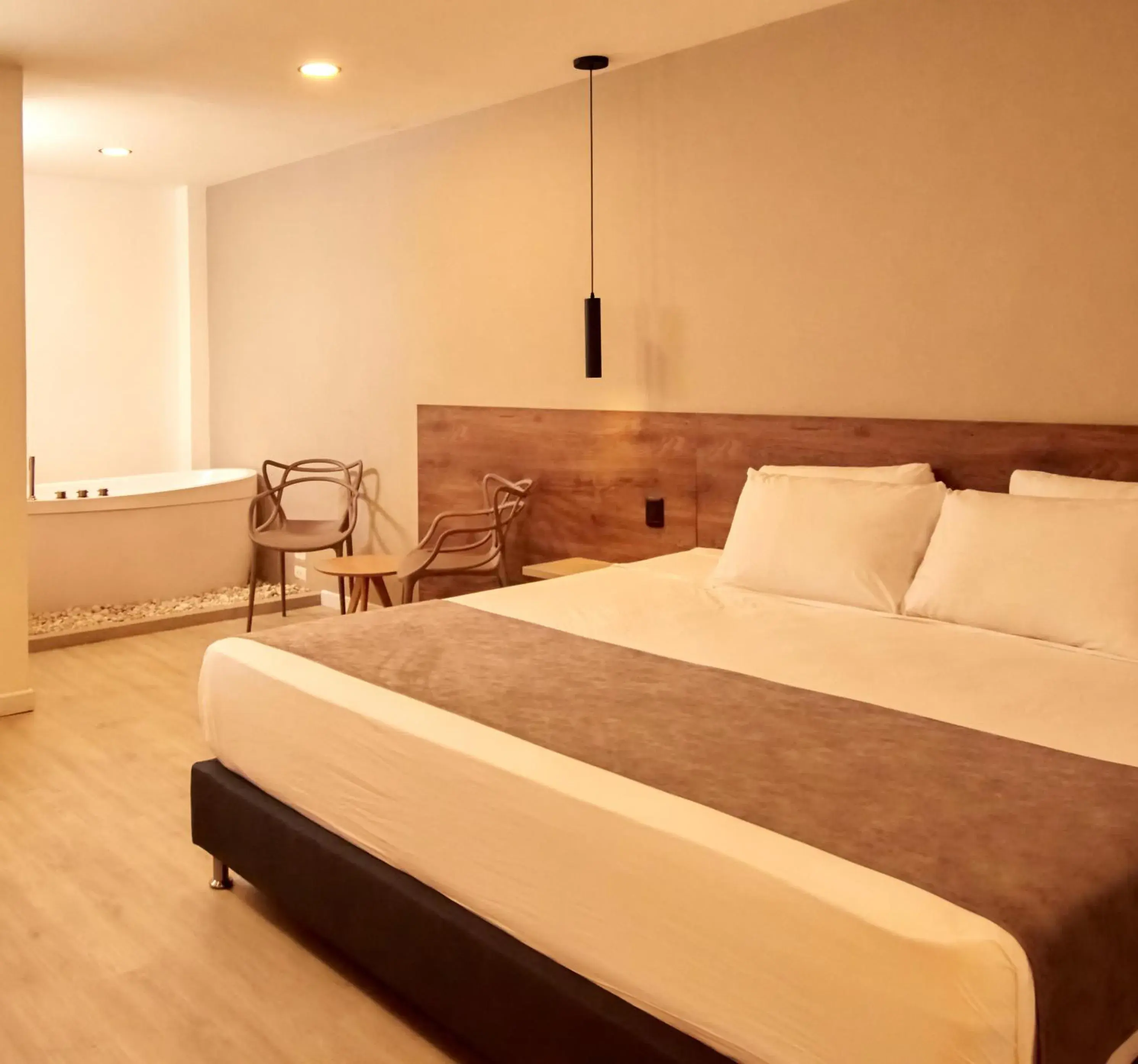 Deluxe Suite with Spa Bath in Fence by Bernalo Hotels Deluxe Suite with Spa Bath in Fence by Bernalo Hotels