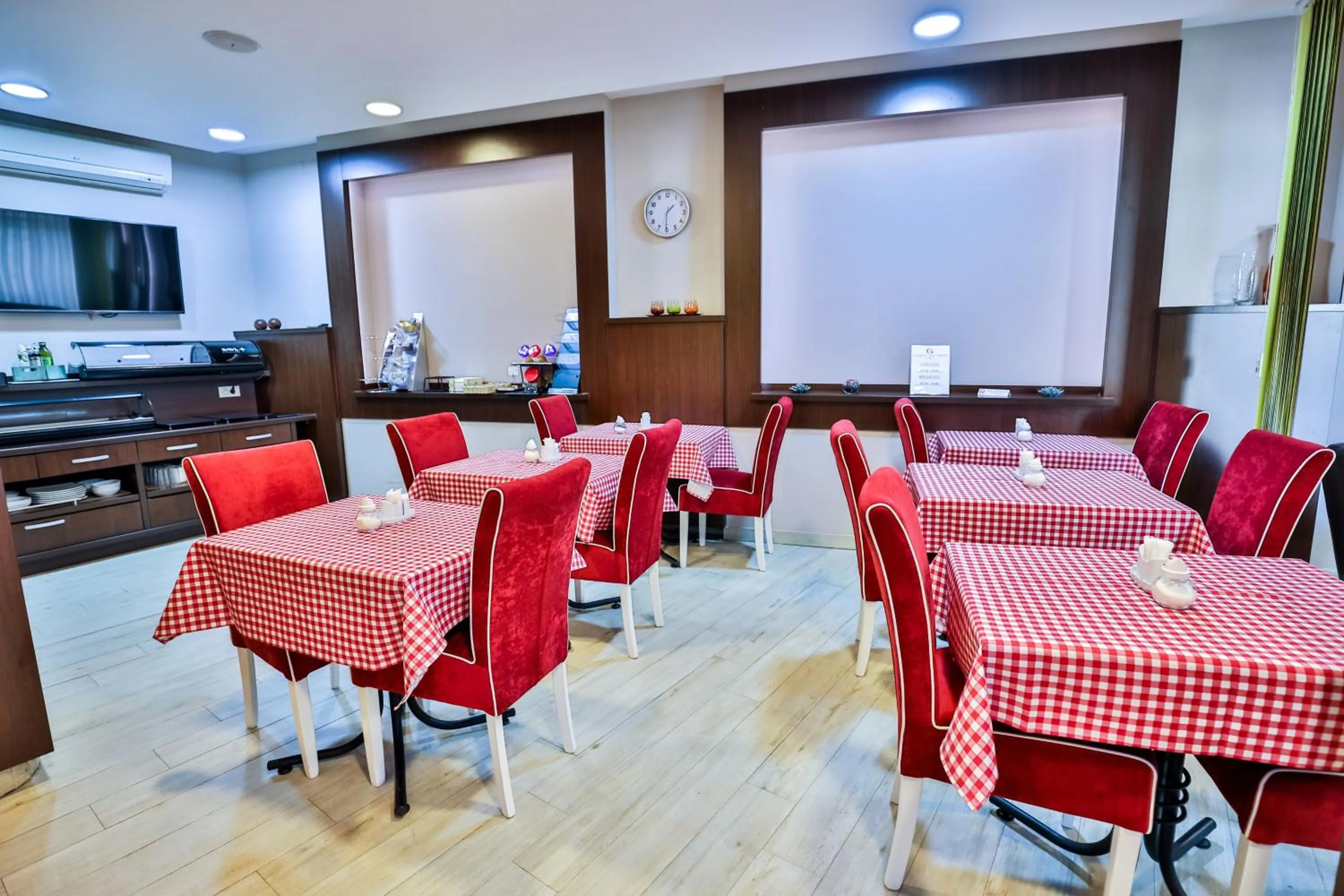 Restaurant/places to eat in Boutique Hotel Golden Star