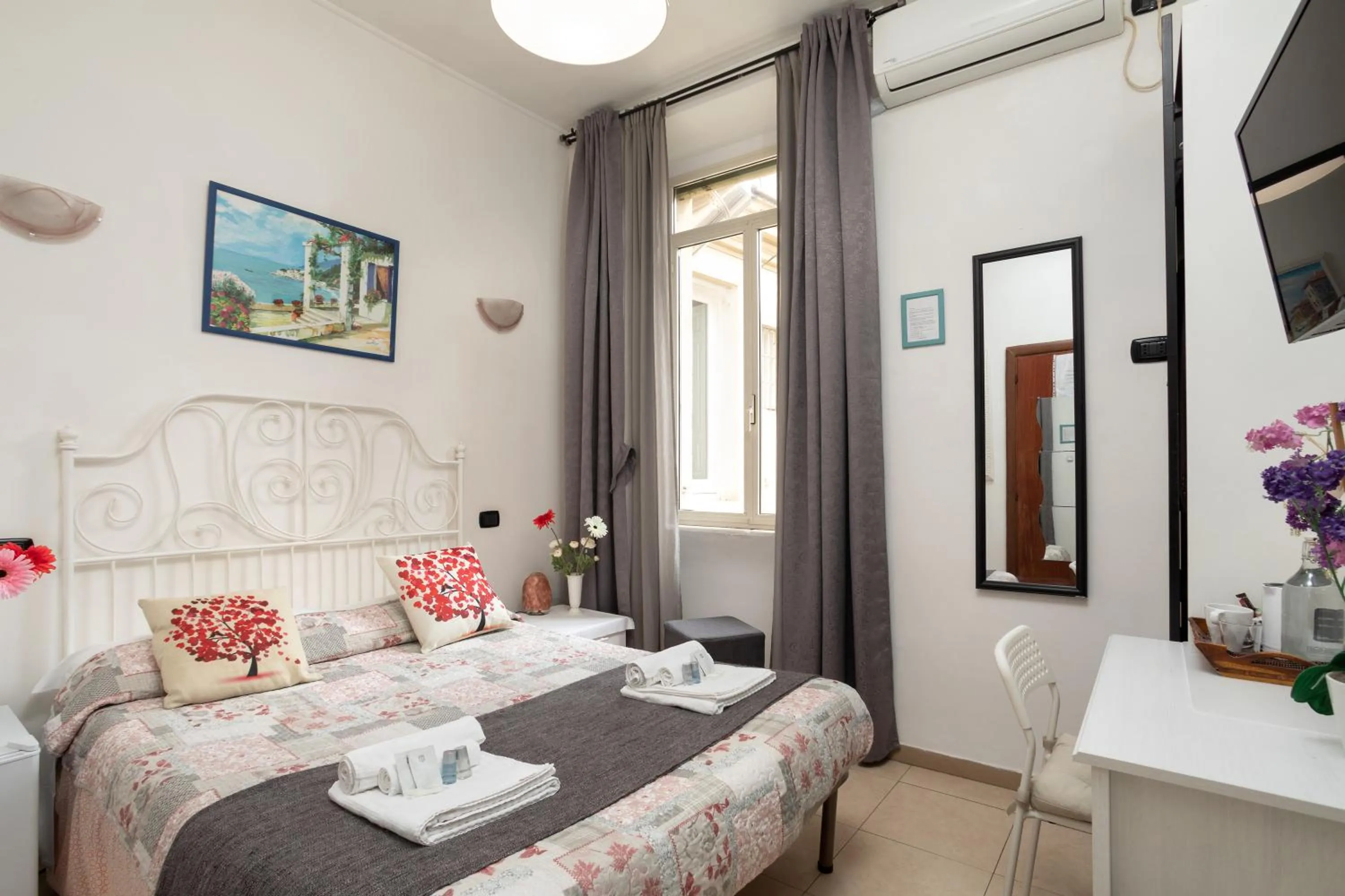 Bedroom, Bed in Cicero Rome Center