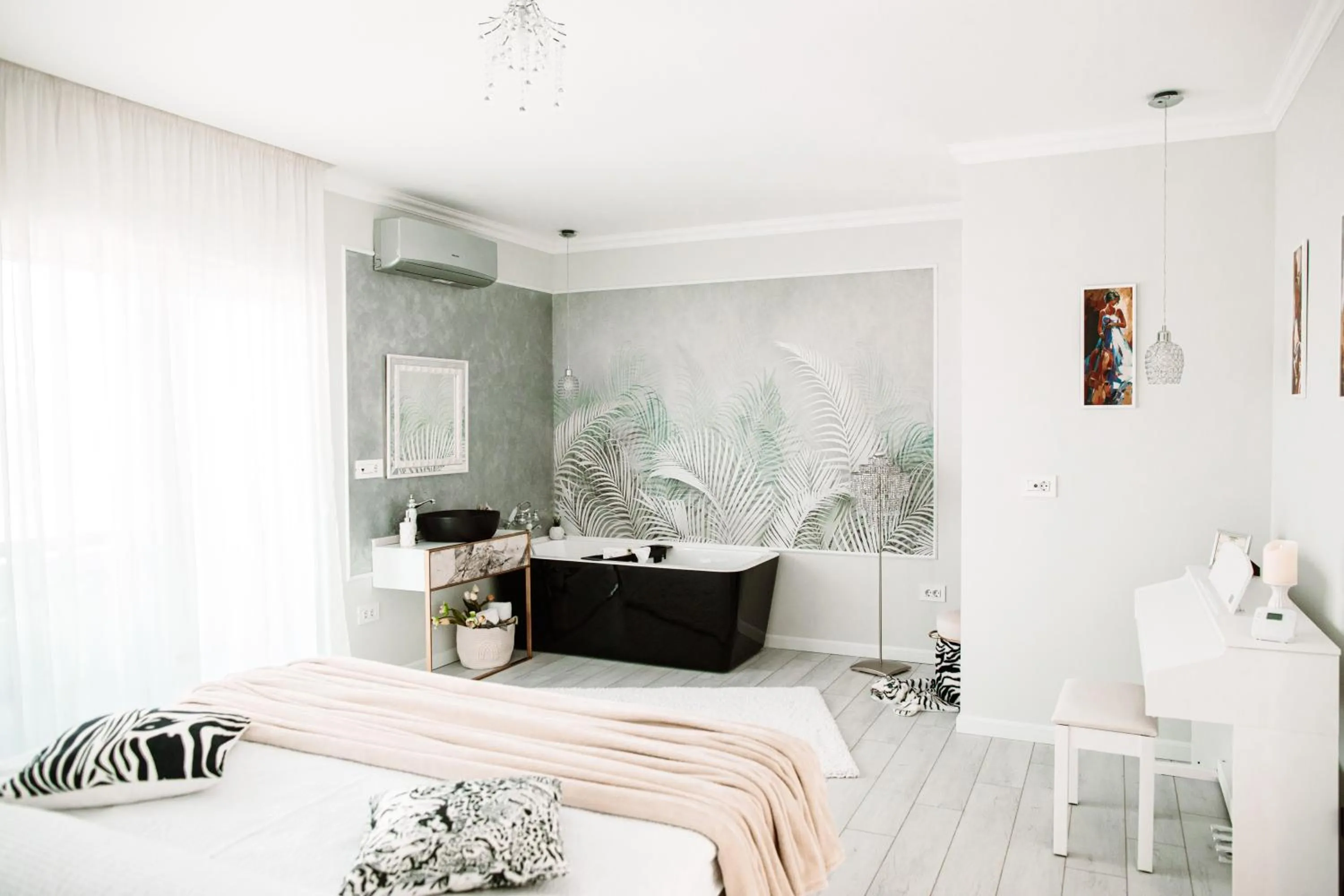 AM Apartment 13 Studio with Piano & Bathtub