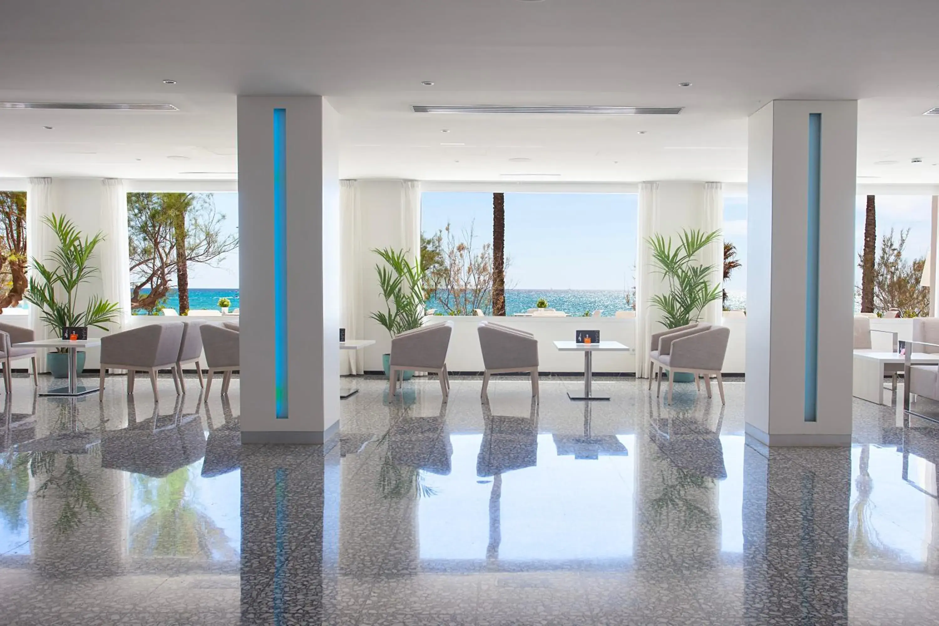 Lounge or bar in HSM Golden Playa Lounge or bar in HSM Golden Playa