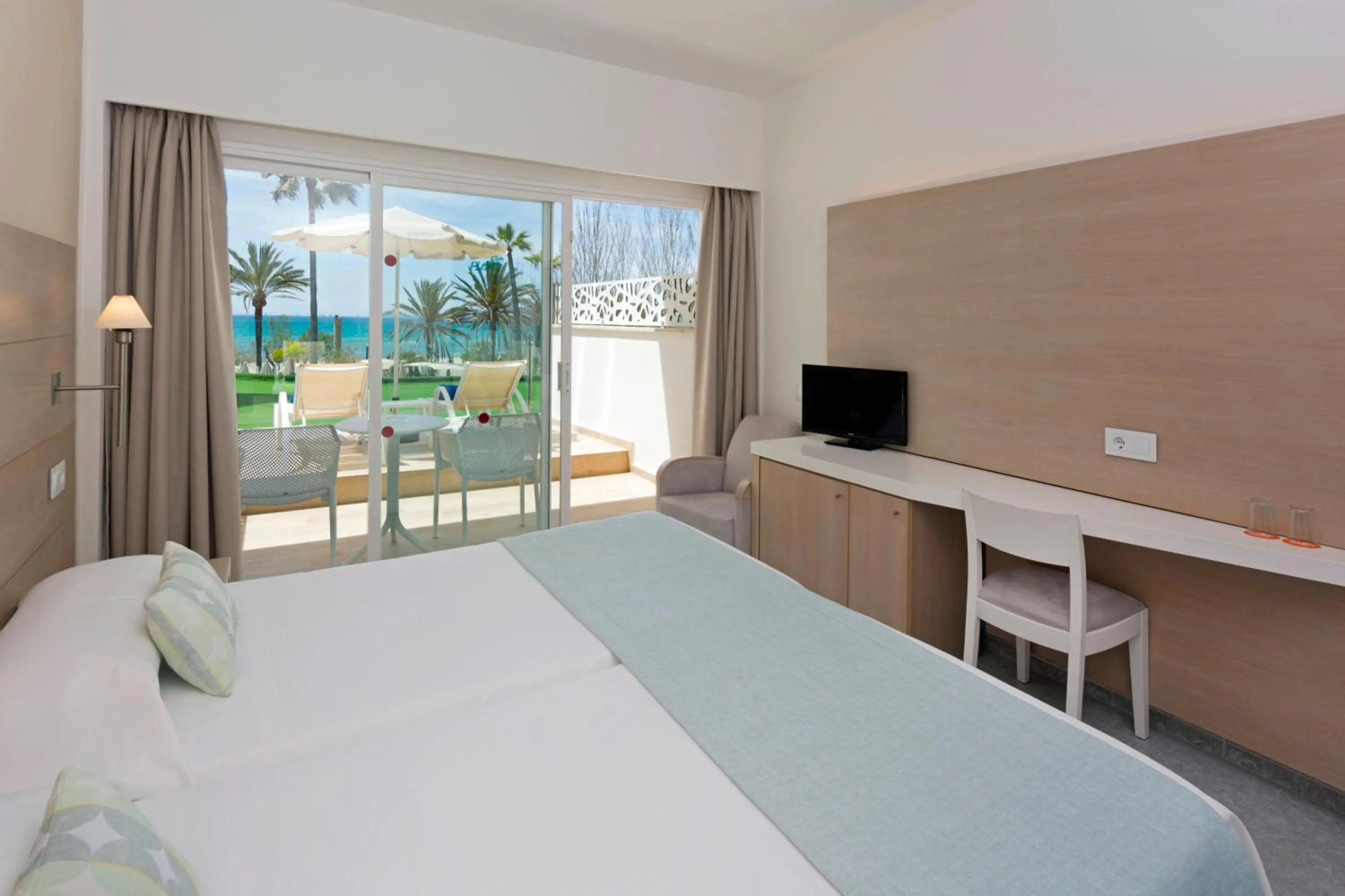 Photo of the whole room, Bed in HSM Golden Playa