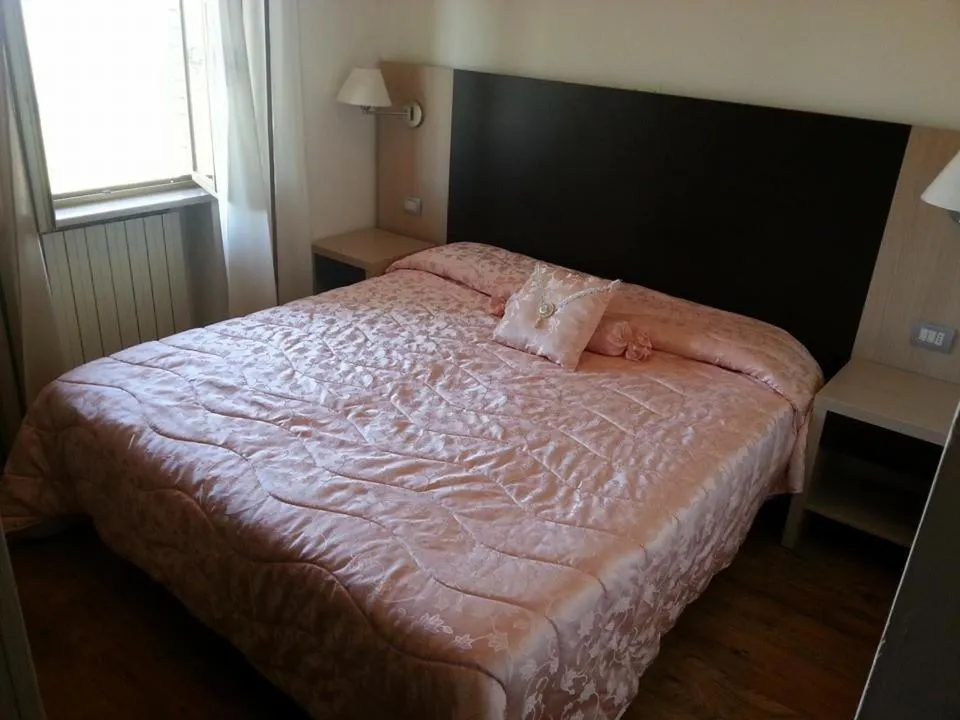 Decorative detail in Il Garibaldi