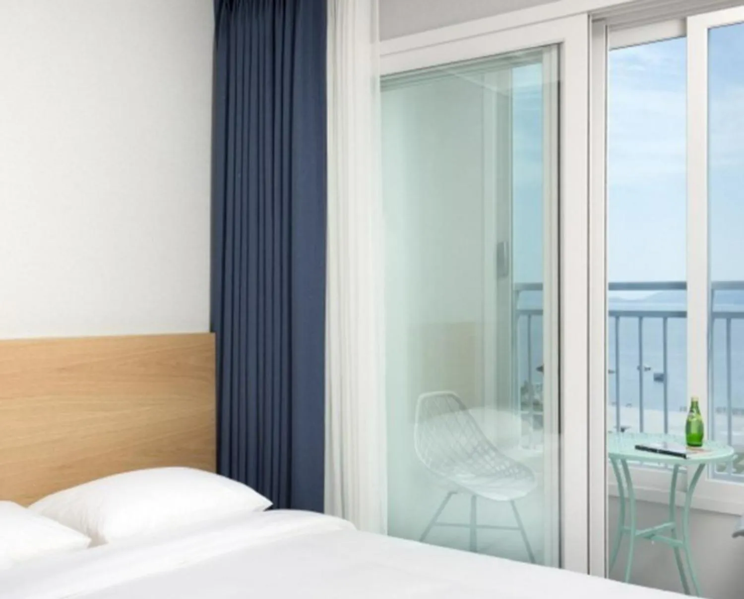 Bed in Yeosu Hotel First City