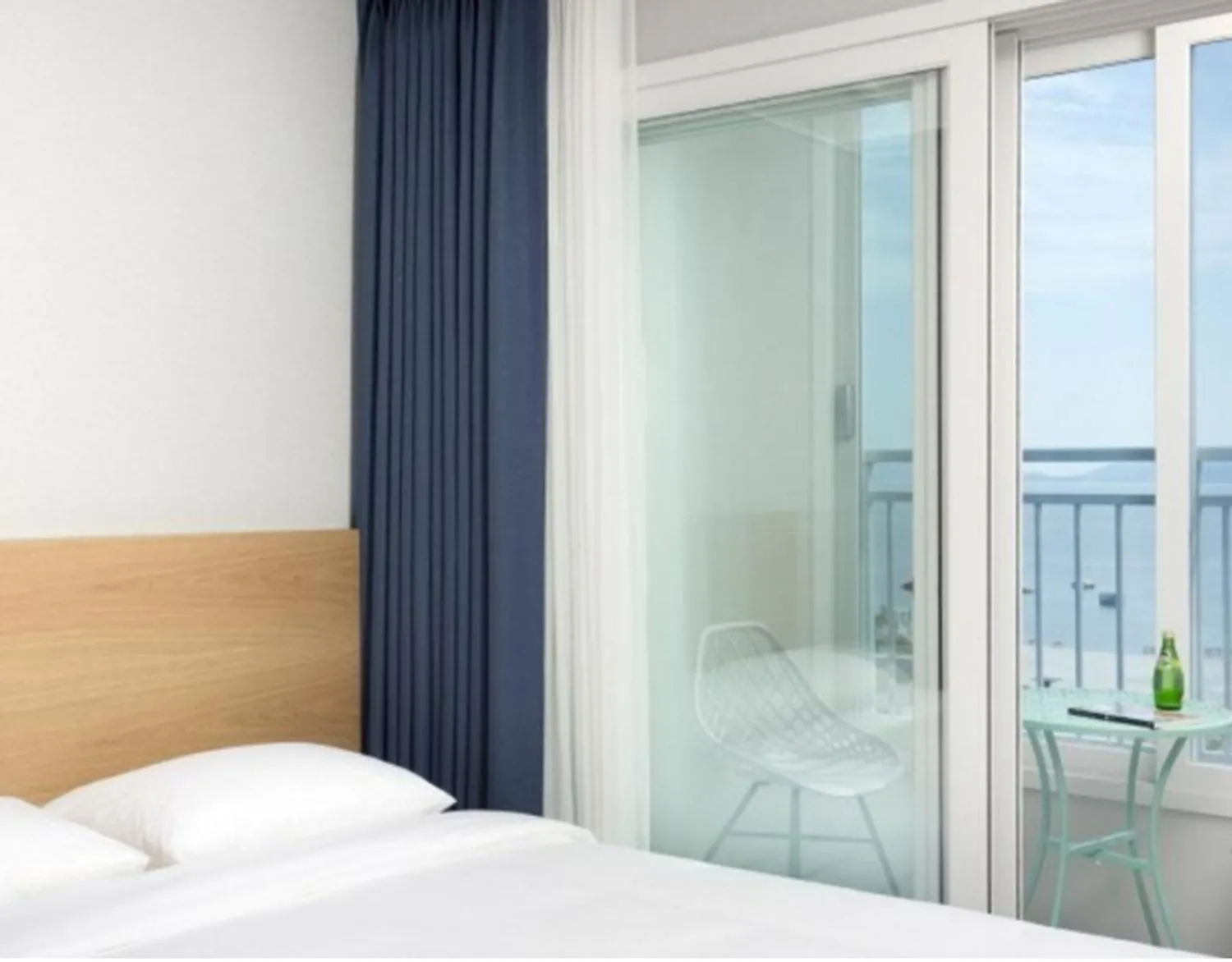 Bed in Yeosu Hotel First City