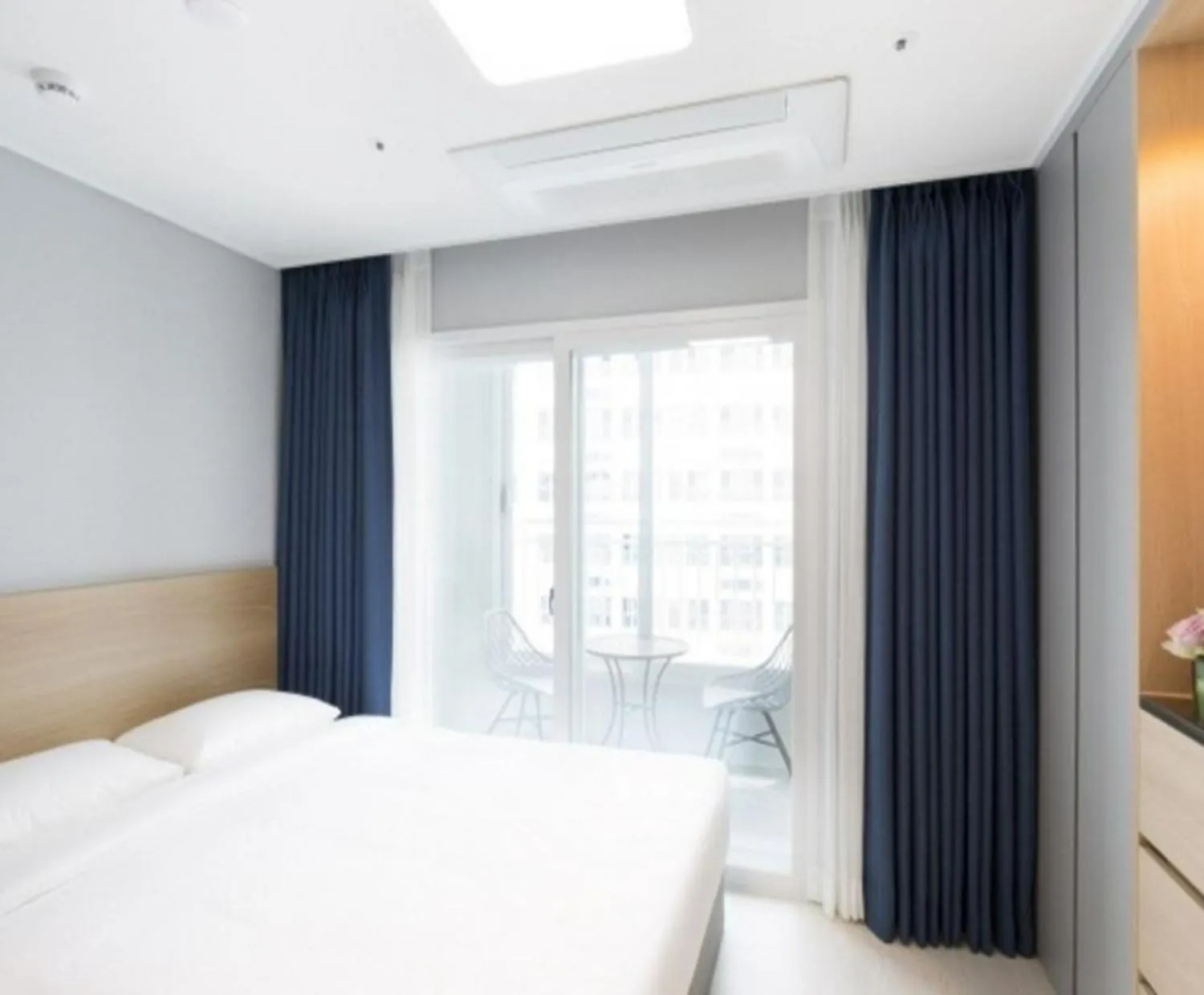 Bed in Yeosu Hotel First City