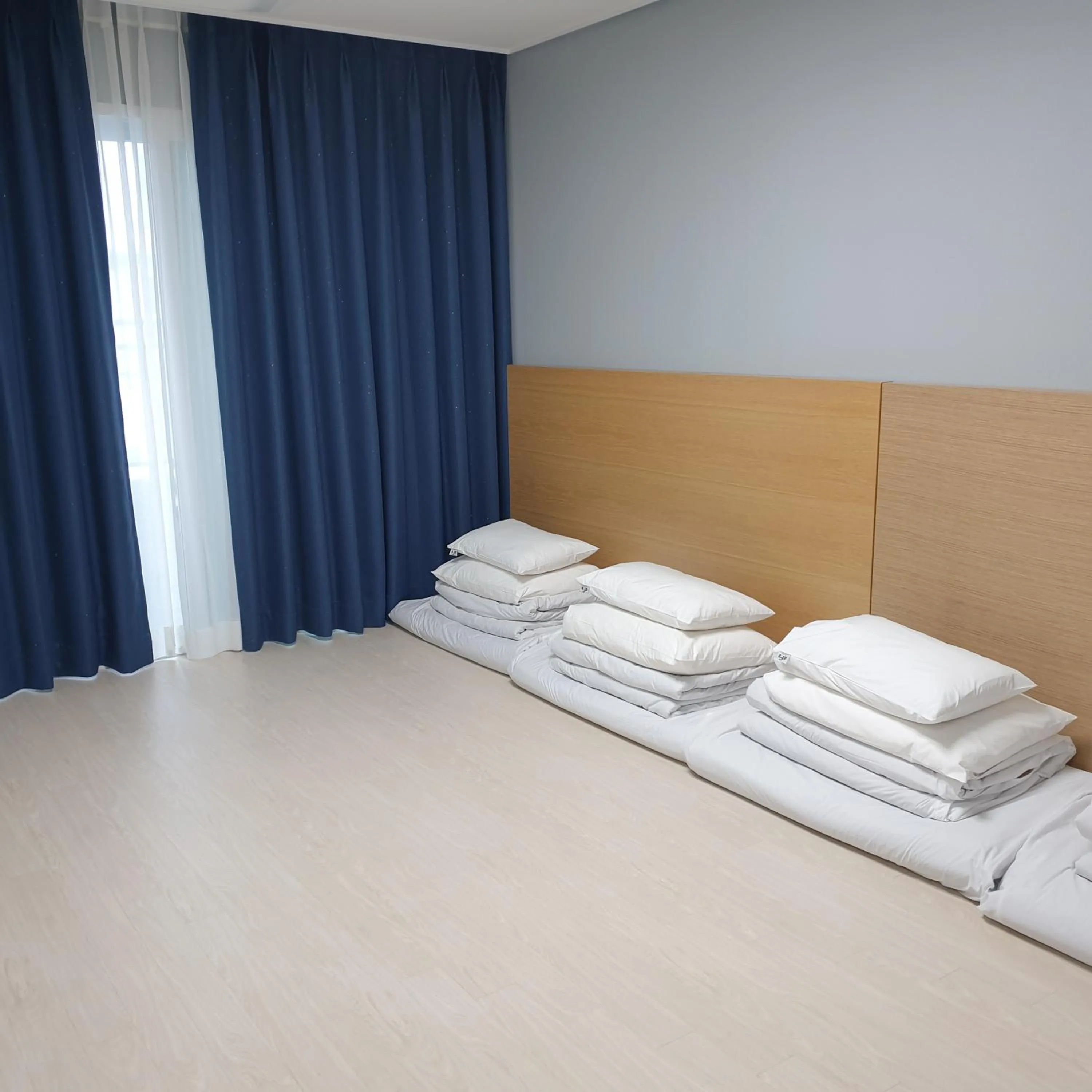 Bedroom, Bed in Yeosu Hotel First City