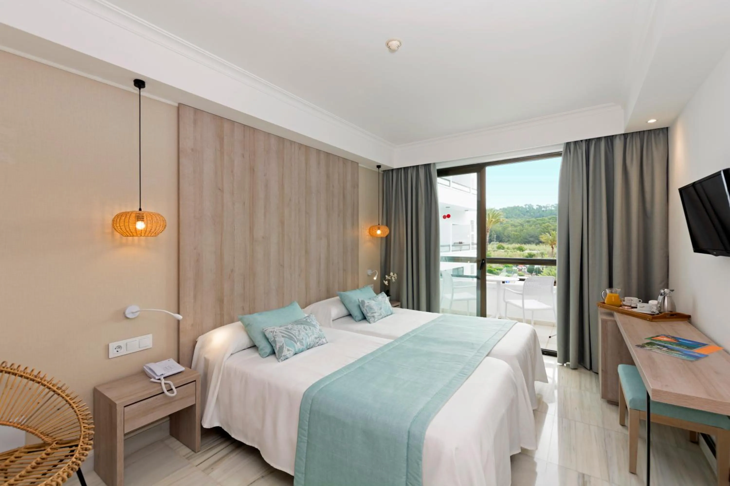 TV and multimedia, Bed in Ona Palmira Paguera