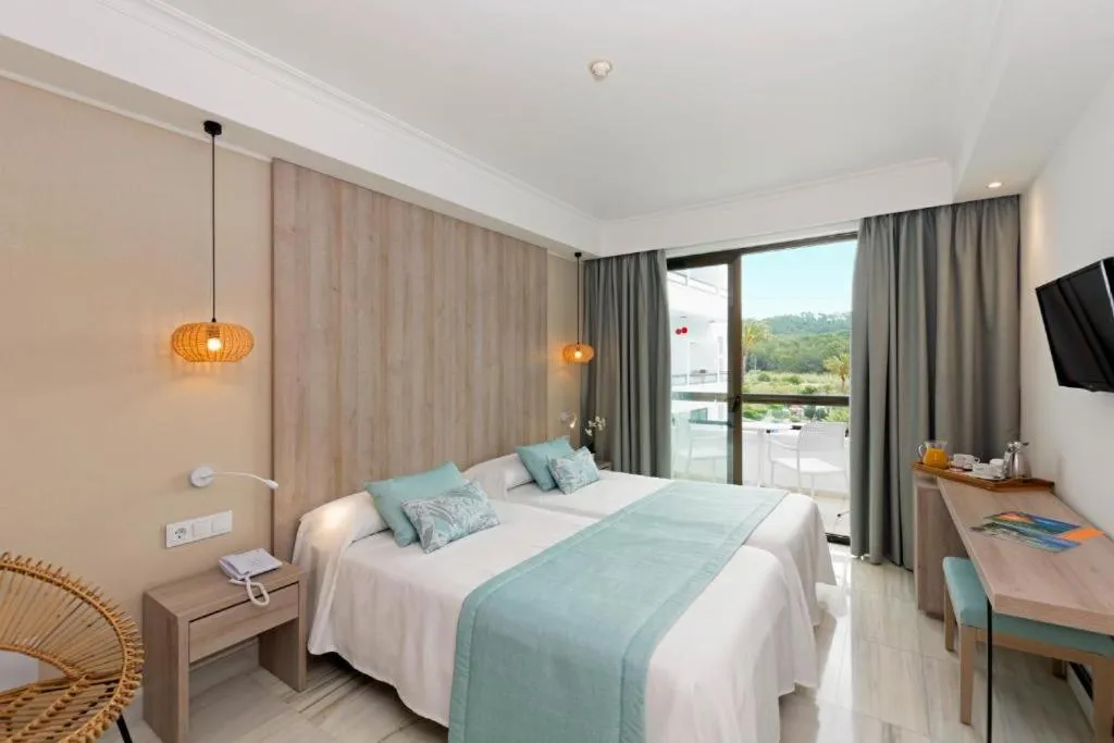 Bedroom, Bed in Ona Palmira Paguera