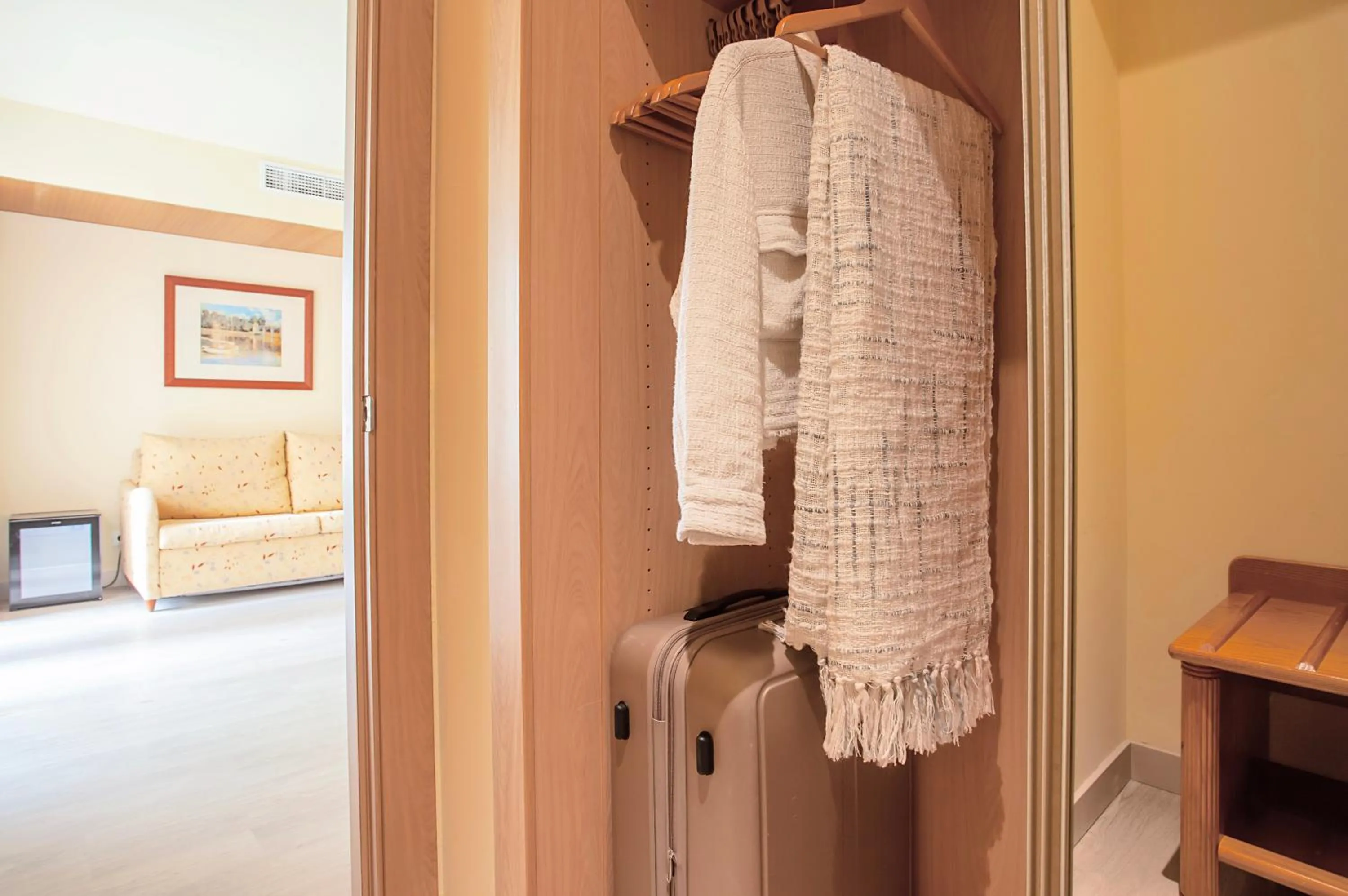 wardrobe in Ona Palmira Paguera