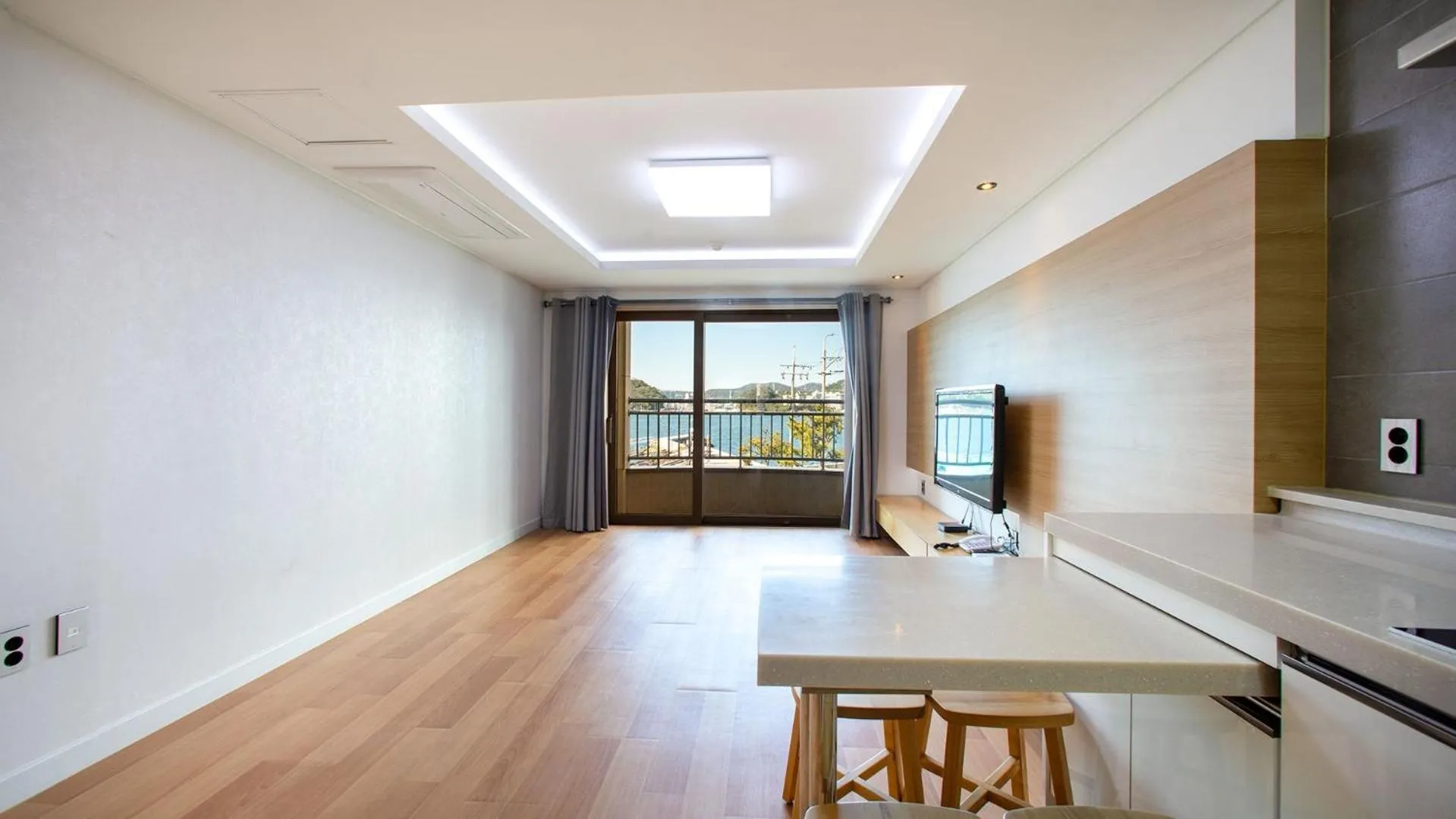 Dining area in Carib Condo Hotel