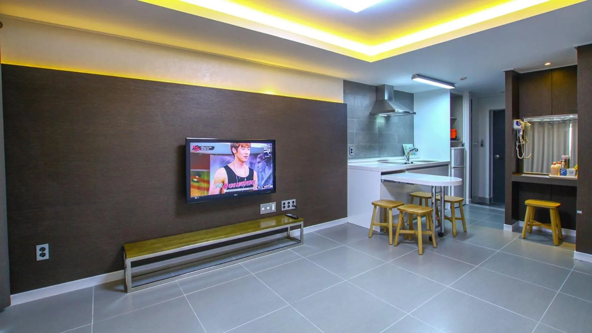 Kitchen or kitchenette in Carib Condo Hotel