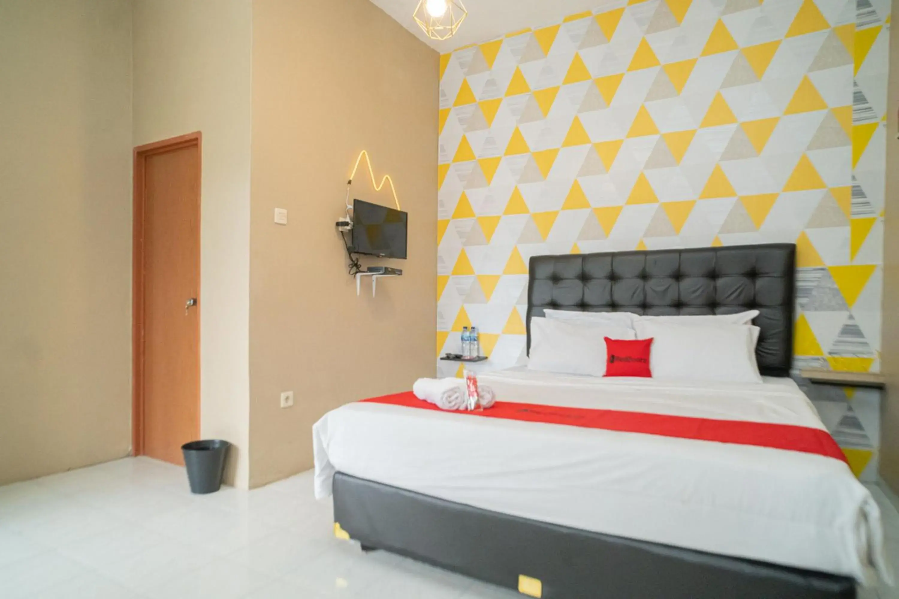 Bedroom, Bed in RedDoorz near Taman Safari 2 Bedroom, Bed in RedDoorz near Taman Safari 2