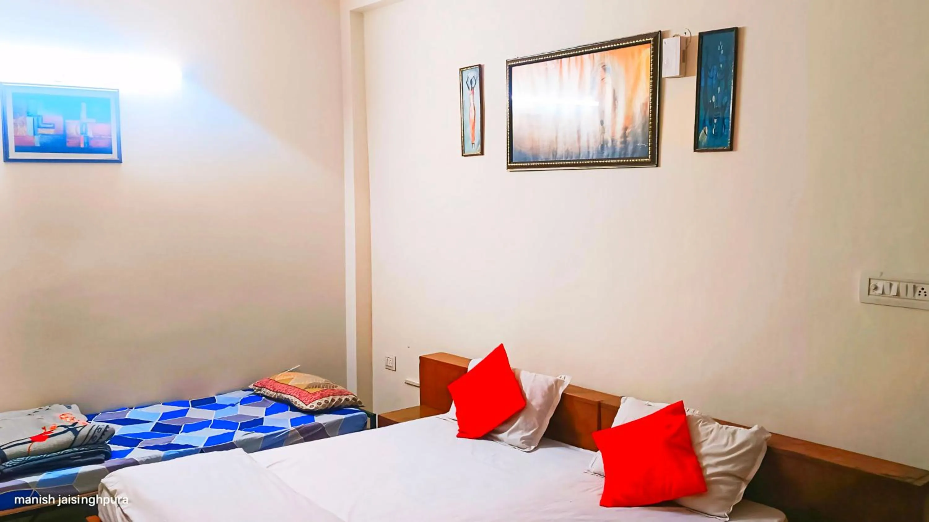 Bed in Hotel Apoorva DLX