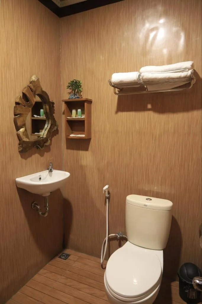 Bathroom in d' Omah Afi 1