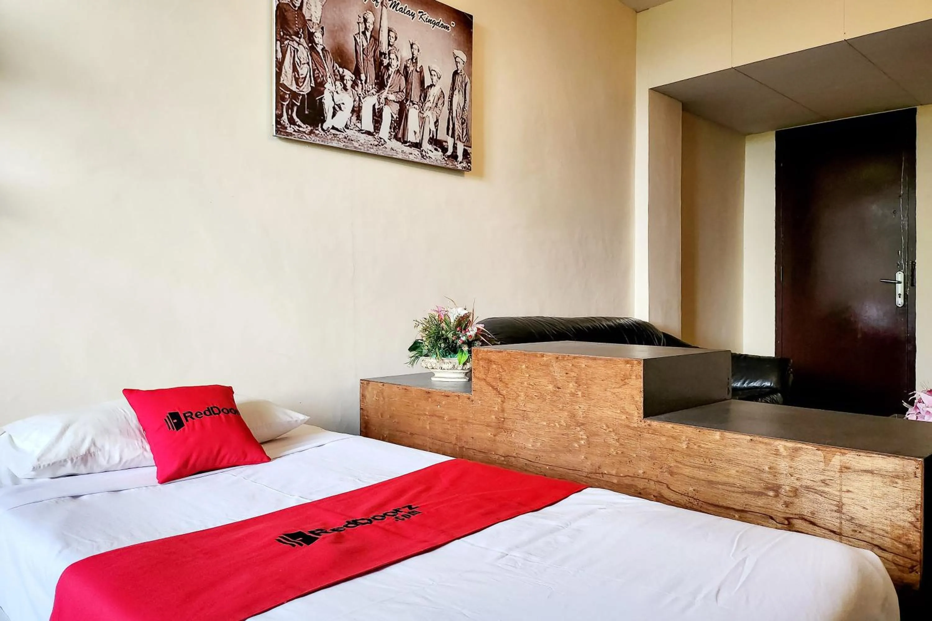 Bedroom, Bed in RedDoorz Near Pelabuhan Sri Bintan Pura Tanjungpinang