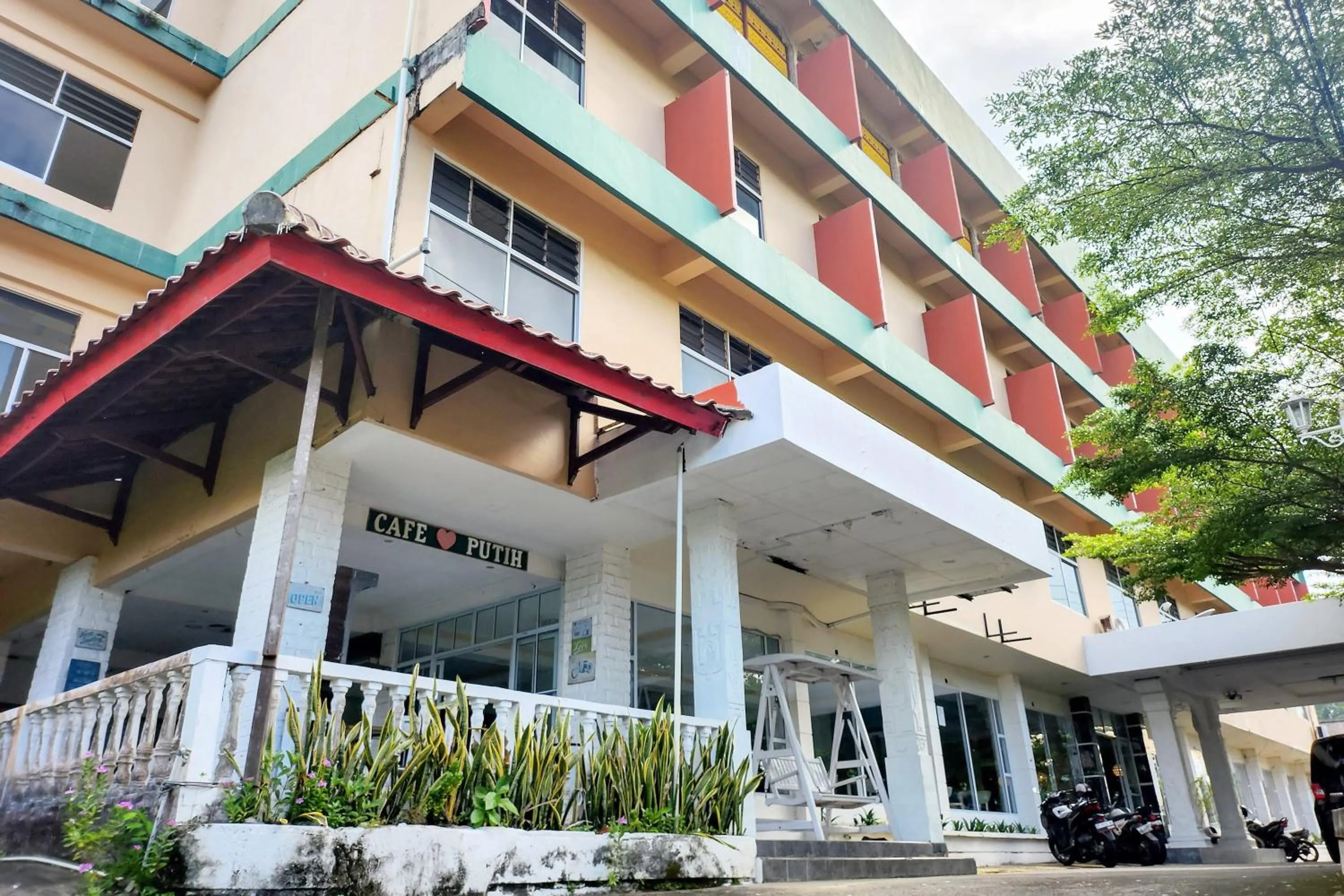 Property building in RedDoorz Near Pelabuhan Sri Bintan Pura Tanjungpinang