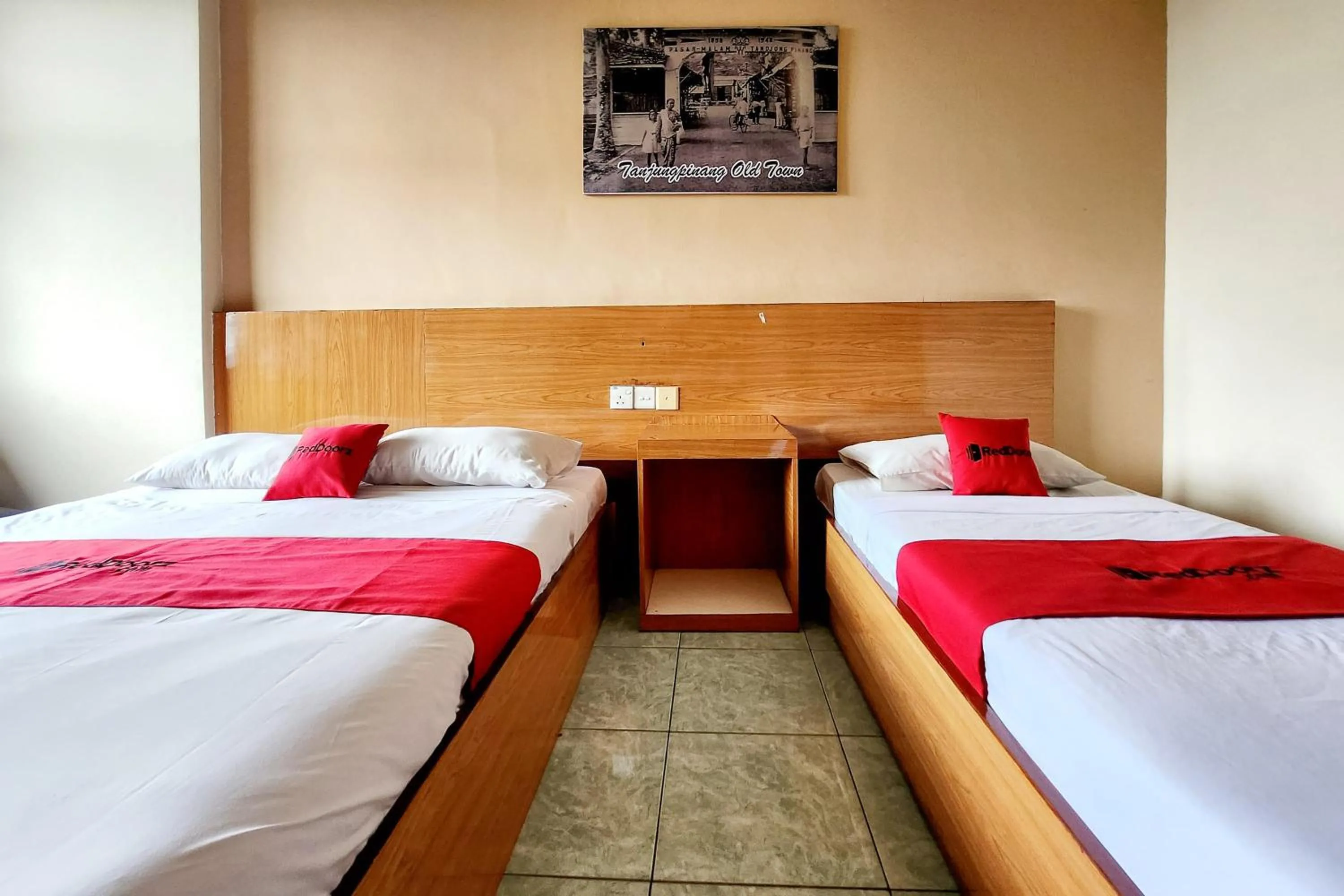 Bedroom, Bed in RedDoorz Near Pelabuhan Sri Bintan Pura Tanjungpinang