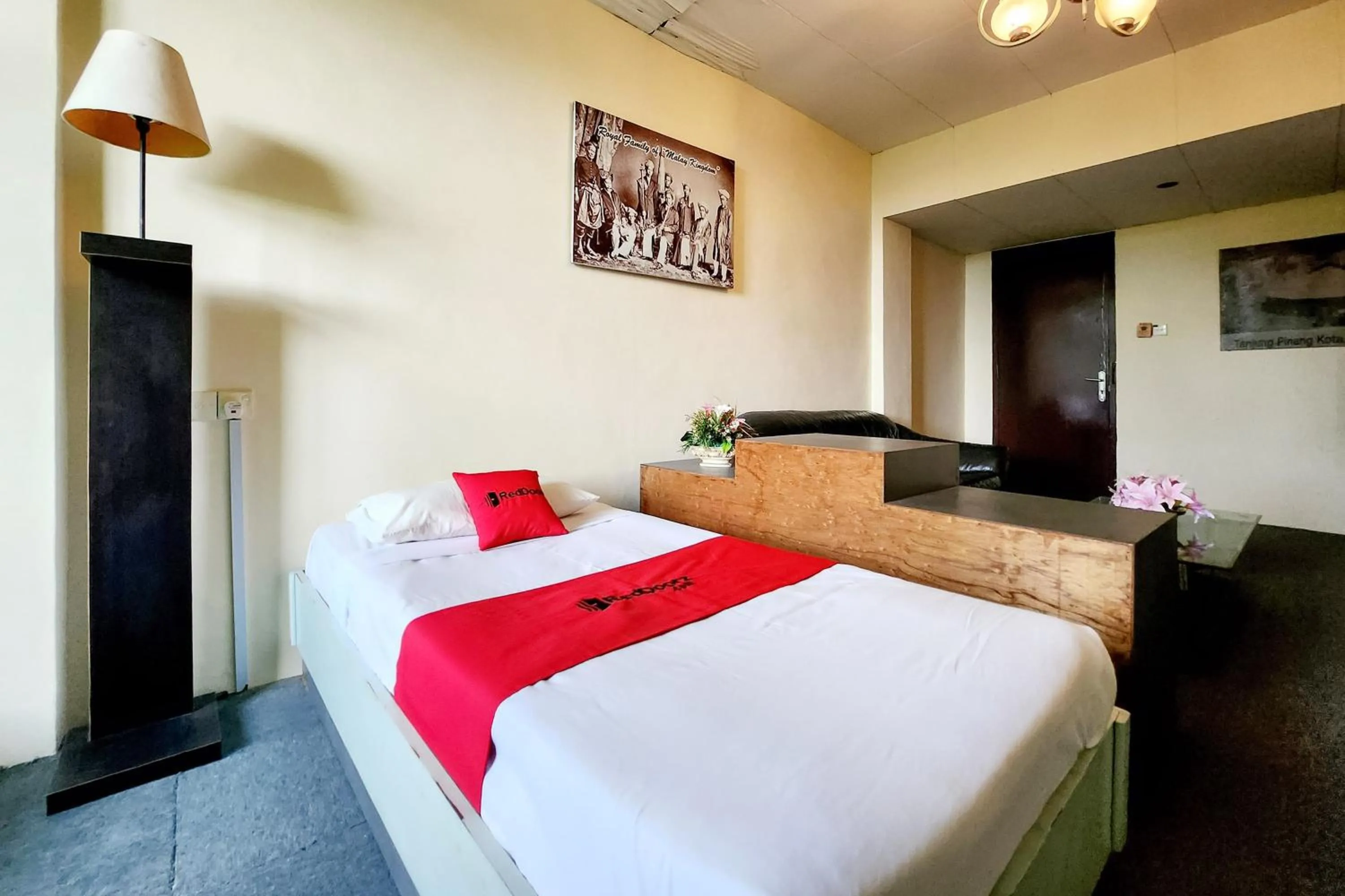 Bedroom, Bed in RedDoorz Near Pelabuhan Sri Bintan Pura Tanjungpinang