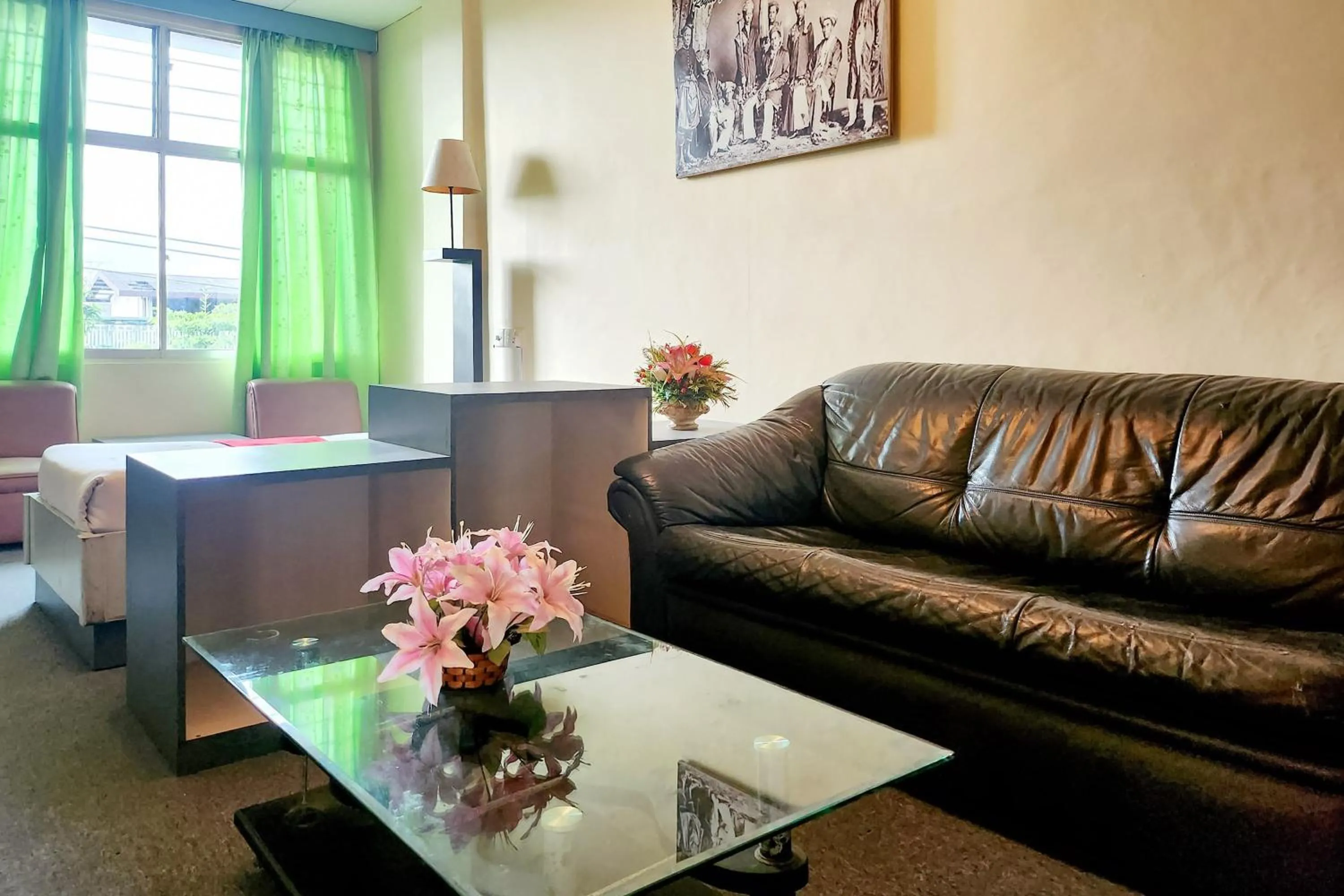 Living room in RedDoorz Near Pelabuhan Sri Bintan Pura Tanjungpinang