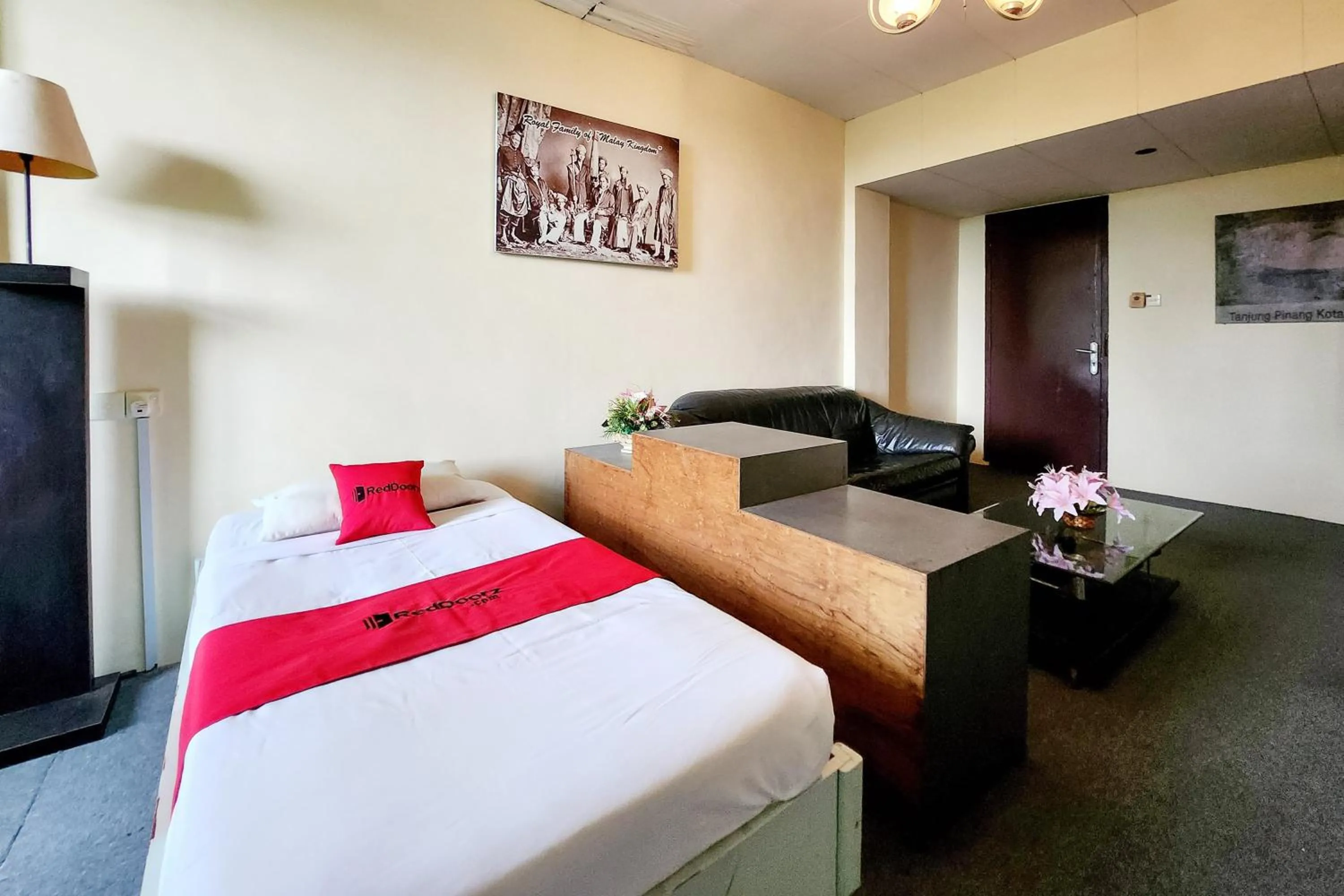 Bedroom, Bed in RedDoorz Near Pelabuhan Sri Bintan Pura Tanjungpinang