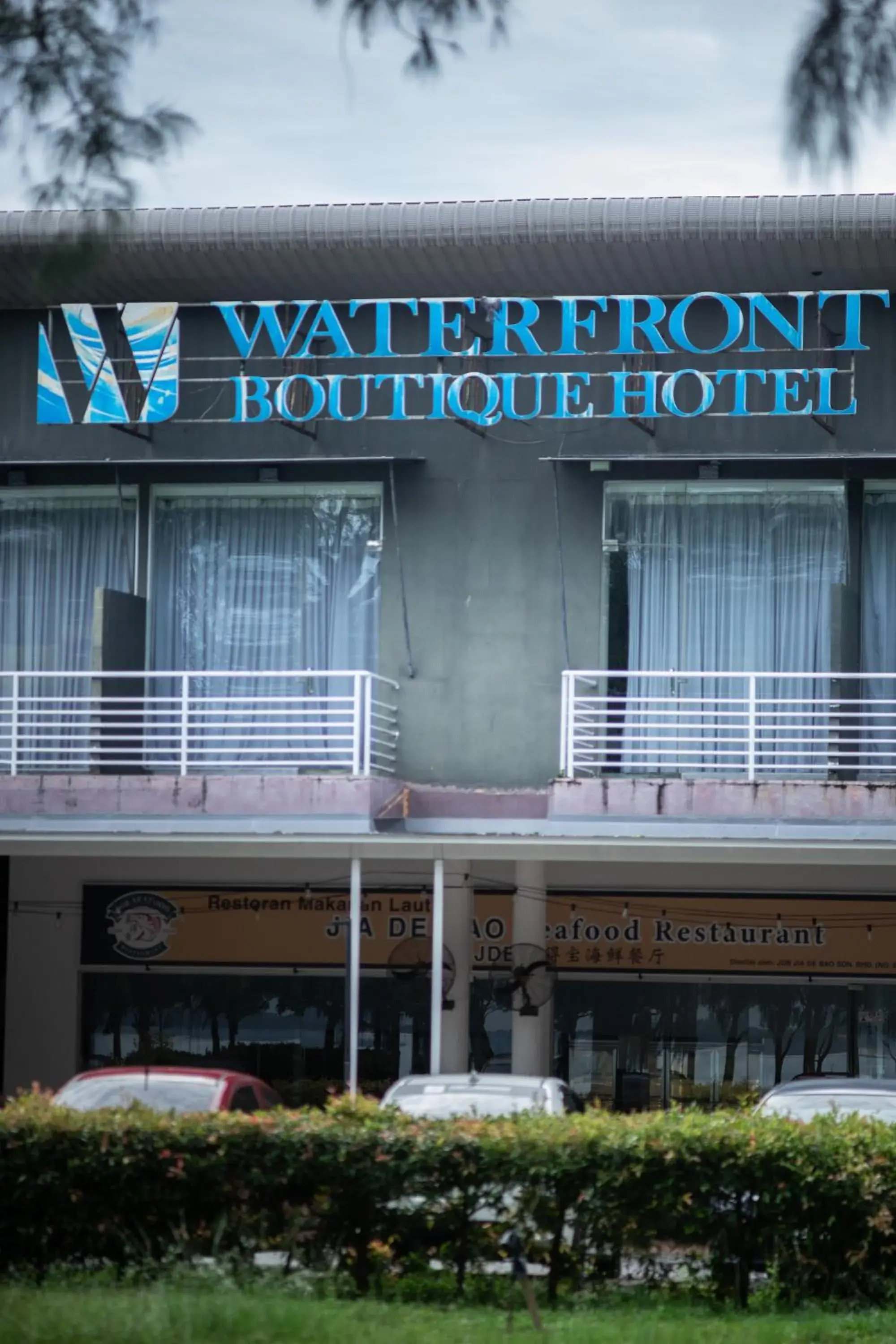 Property building in Waterfront Boutique Hotel Property building in Waterfront Boutique Hotel