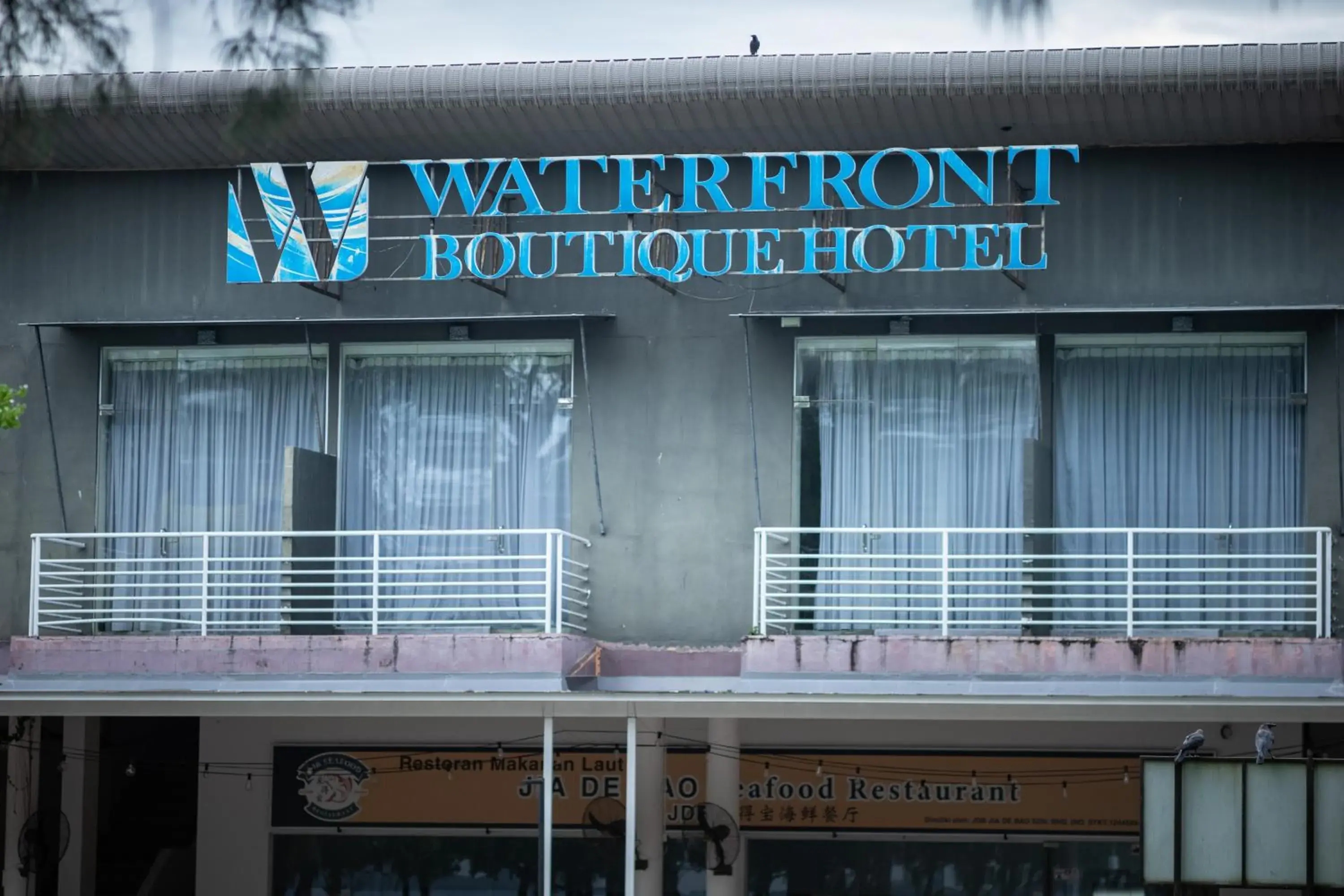 Property building in Waterfront Boutique Hotel Property building in Waterfront Boutique Hotel
