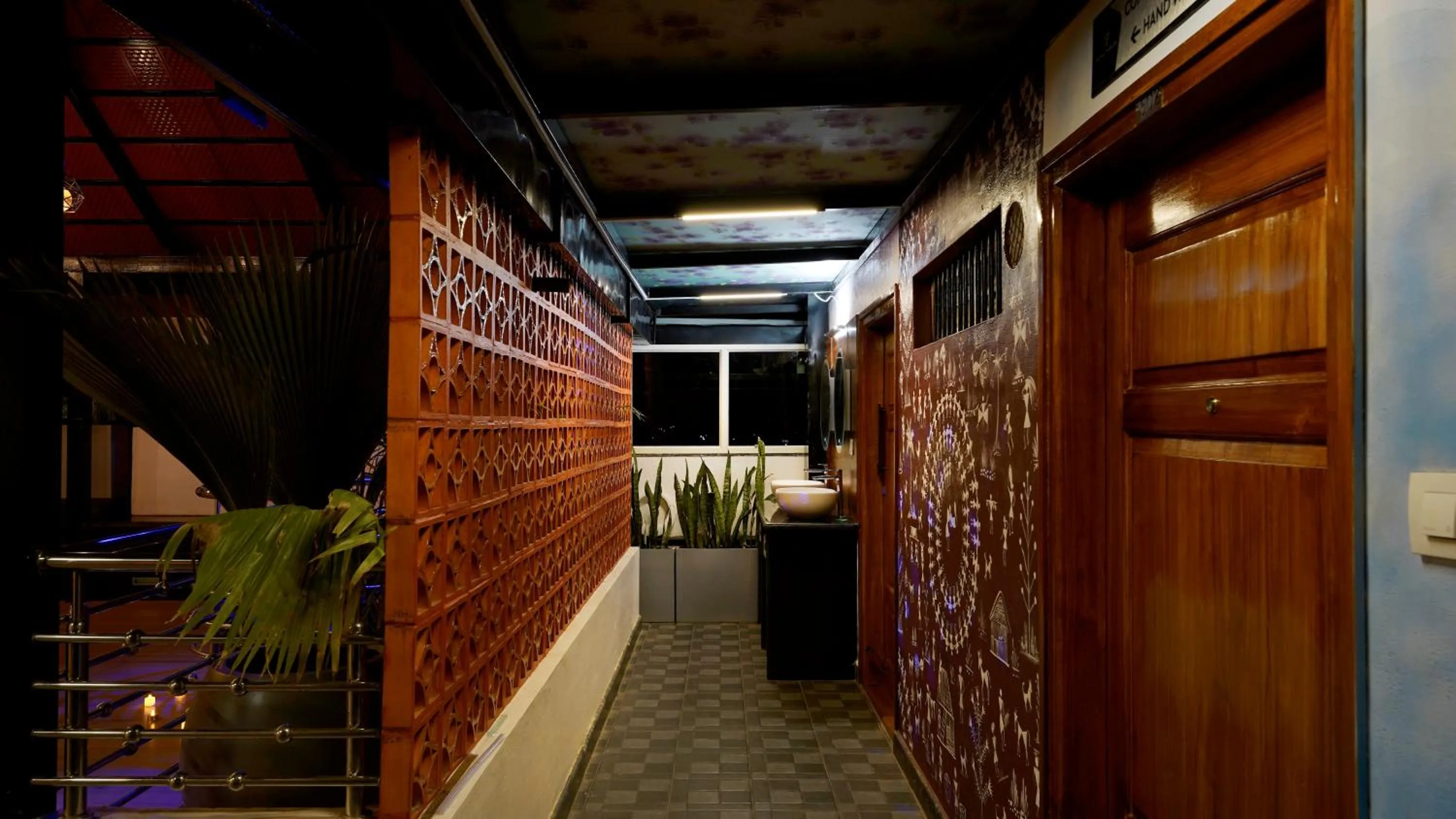 Area and facilities in Royal Tusker Luxury Service Apartments