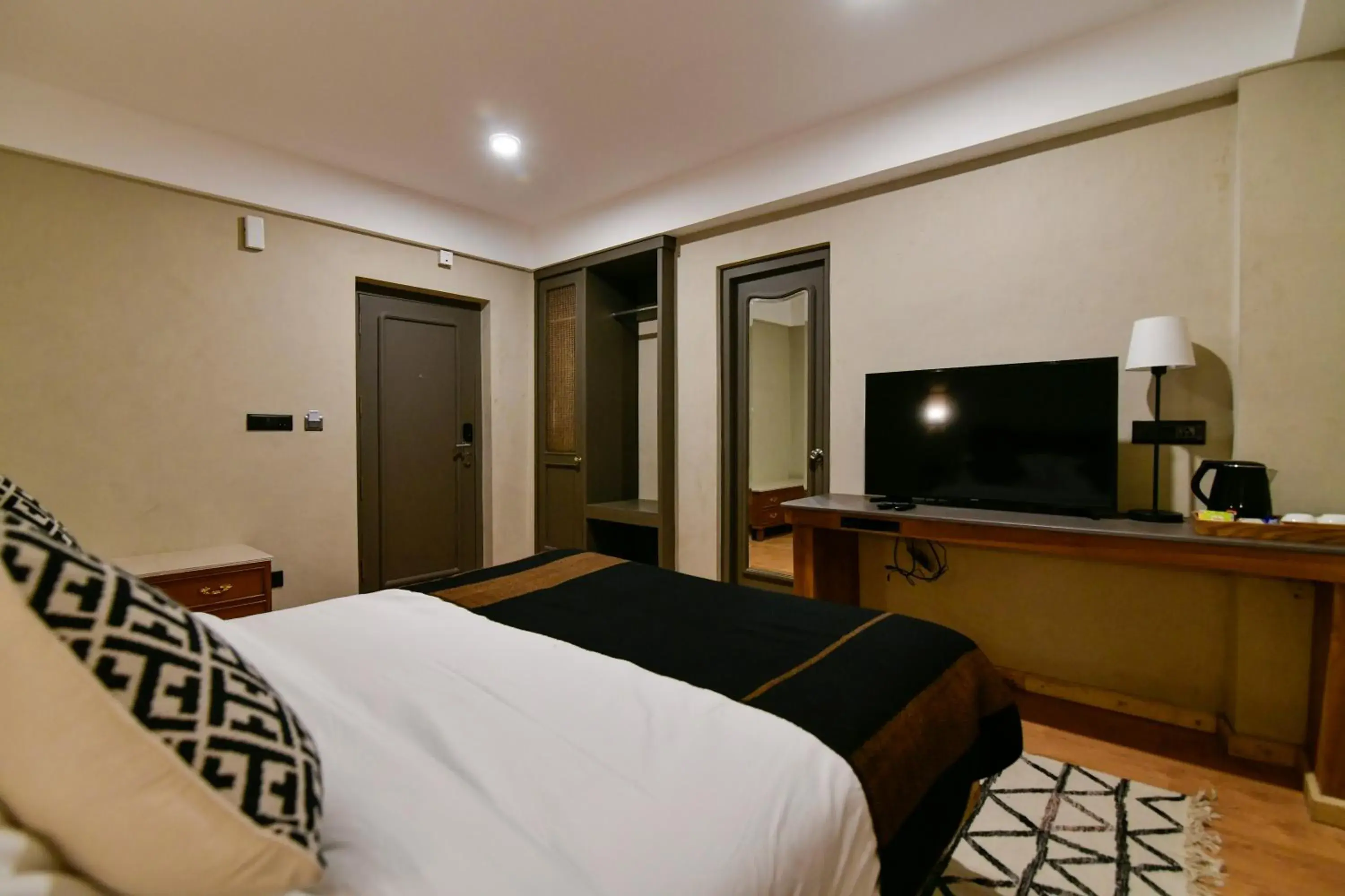 Deluxe Queen Room in Pal Hotel Deluxe Queen Room in Pal Hotel