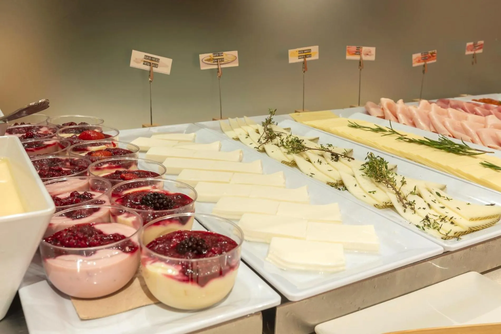 Buffet breakfast in Acta Sant Just