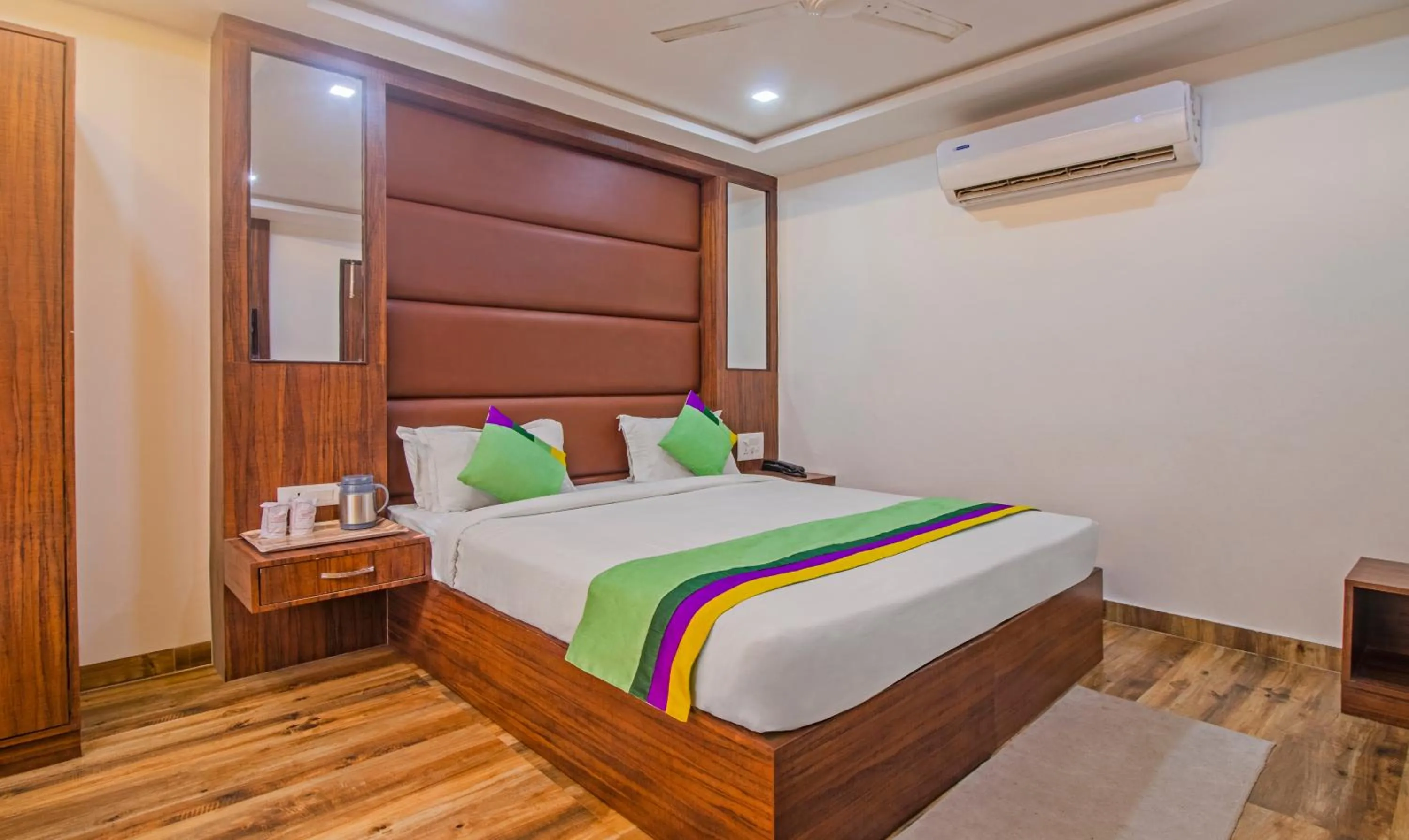 Bedroom, Bed in Treebo The Empire Near Taj Mahal Agra