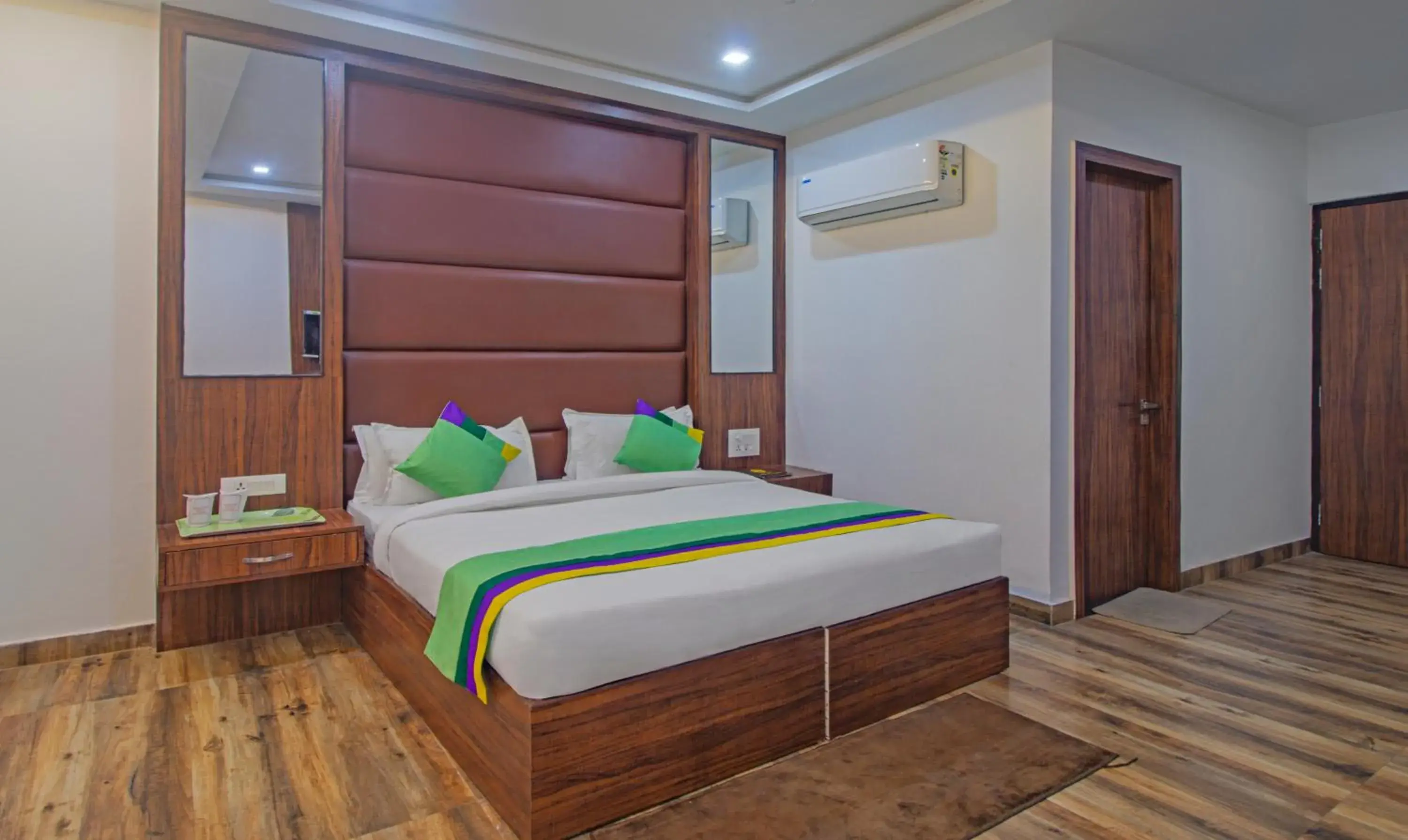 Bedroom, Bed in Treebo The Empire Near Taj Mahal Agra Bedroom, Bed in Treebo The Empire Near Taj Mahal Agra