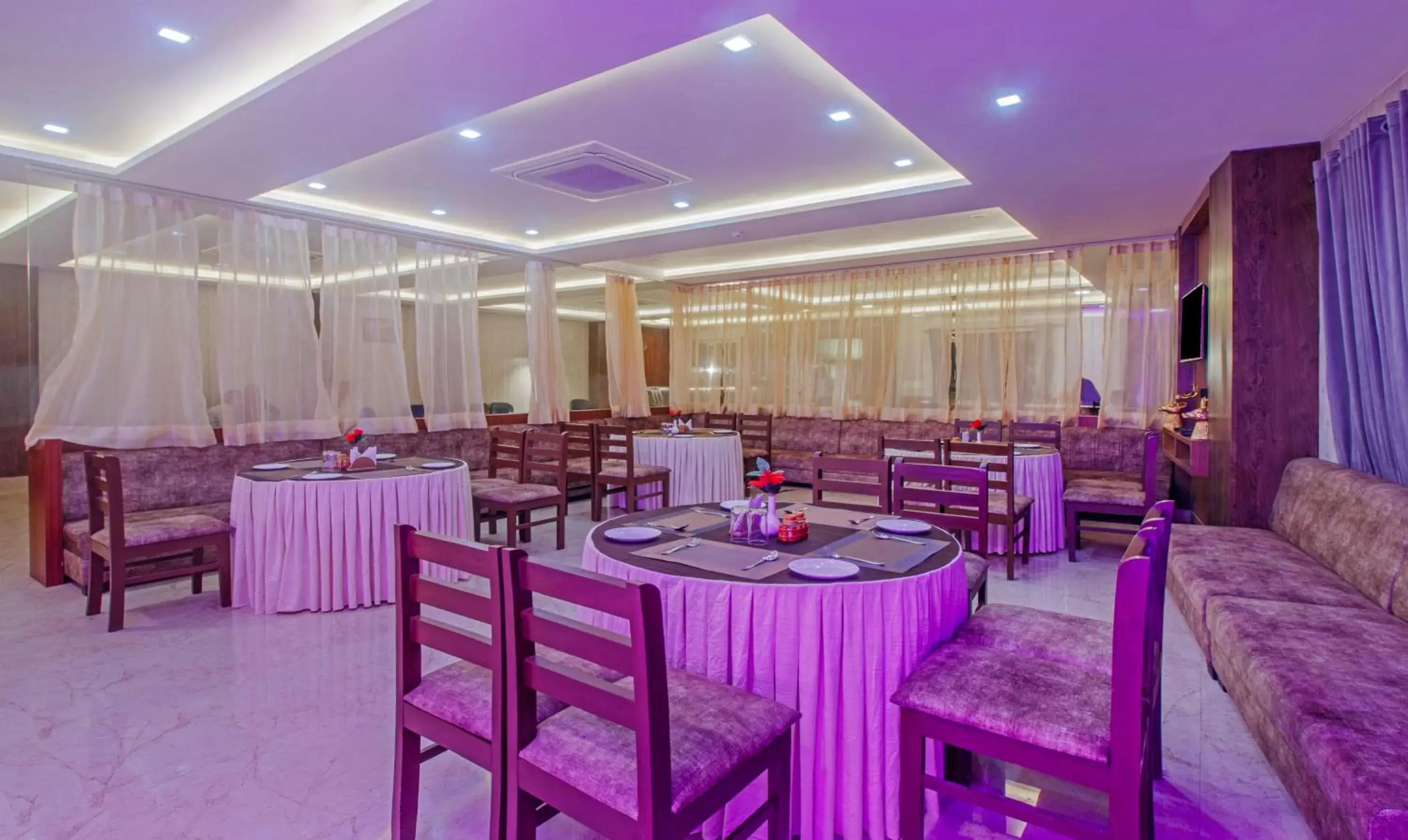 Restaurant/places to eat in Treebo The Empire Near Taj Mahal Agra Restaurant/places to eat in Treebo The Empire Near Taj Mahal Agra
