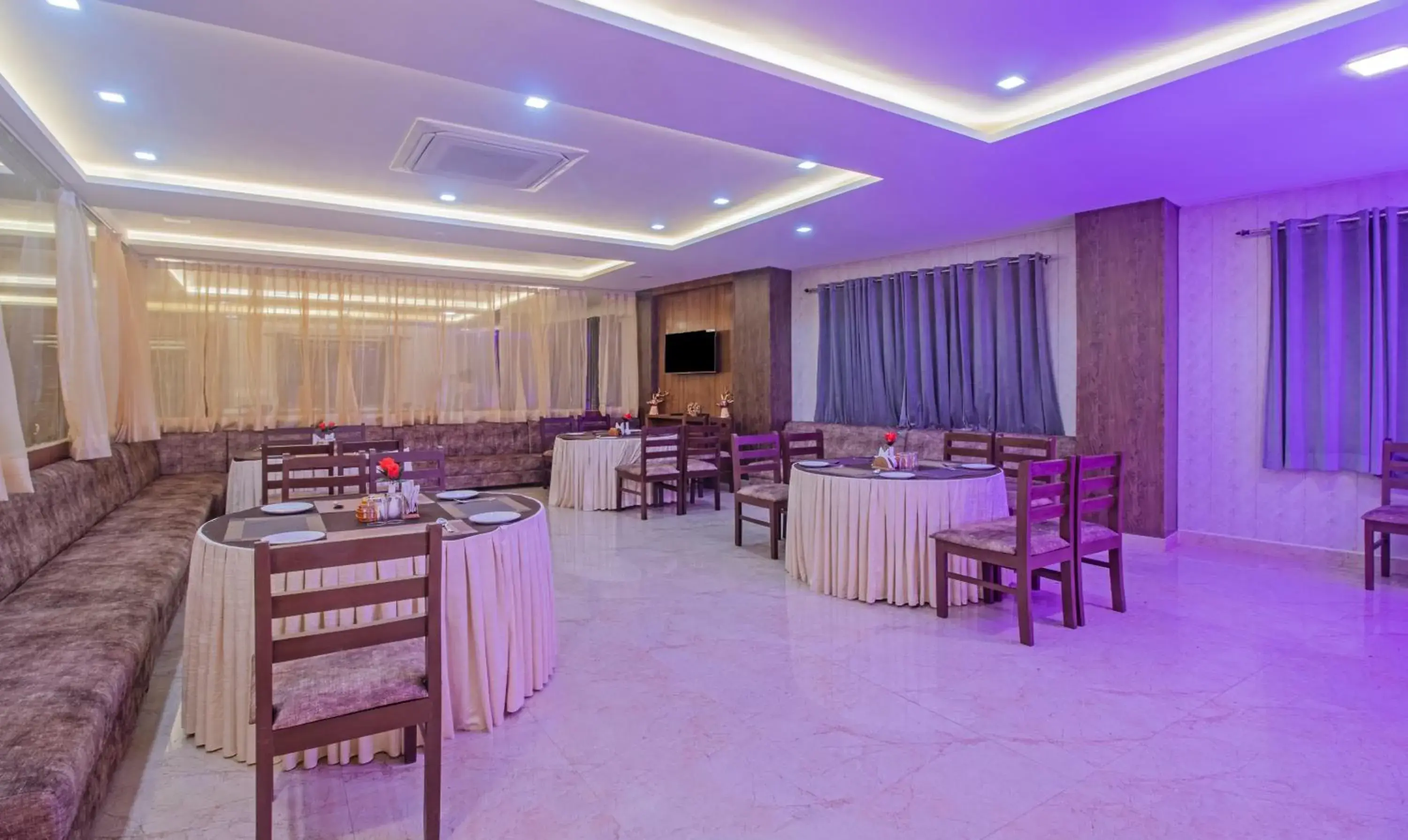 Restaurant/places to eat in Treebo The Empire Near Taj Mahal Agra Restaurant/places to eat in Treebo The Empire Near Taj Mahal Agra