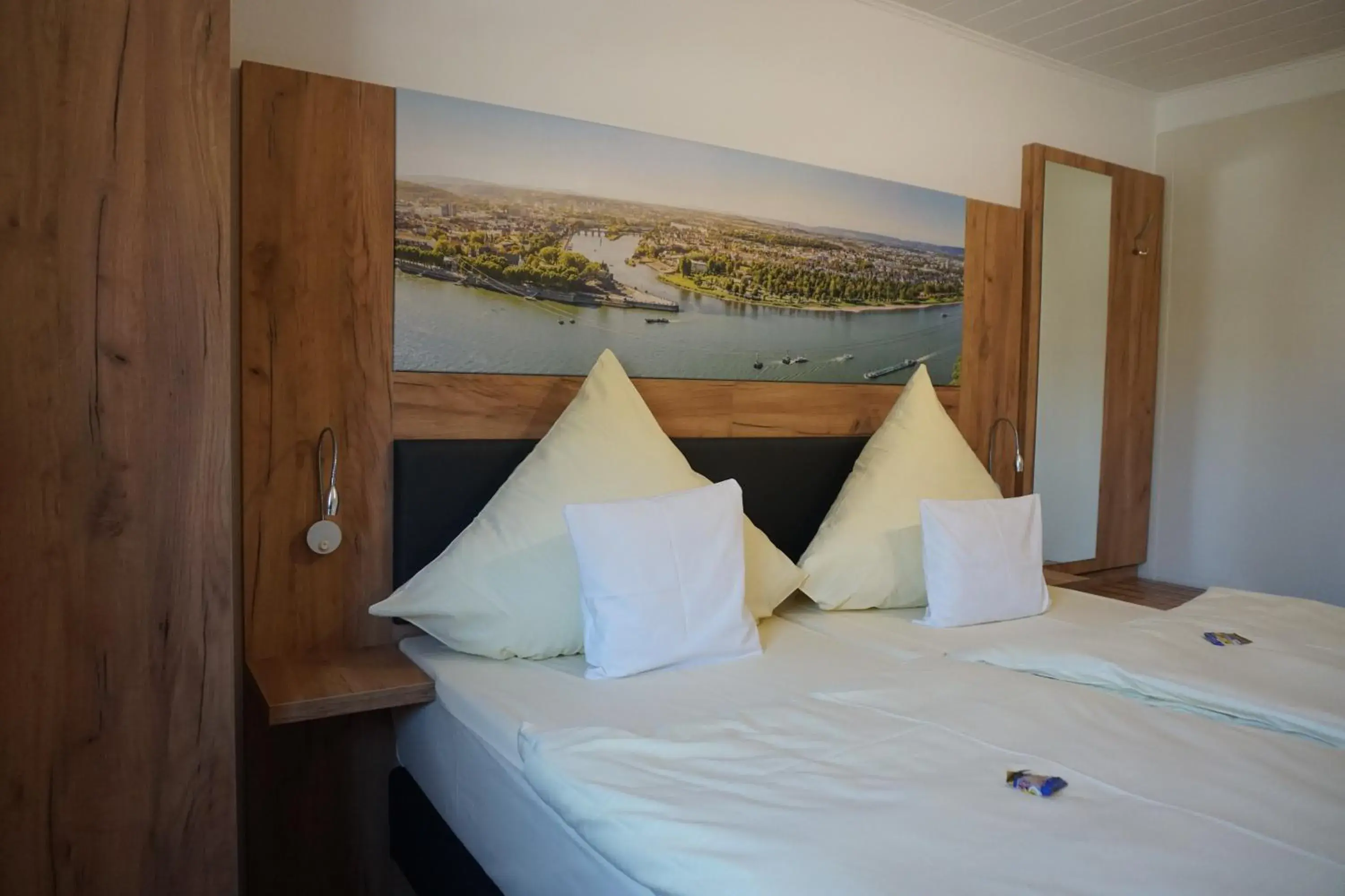 Double Room with Shower in Hotel Jan van Werth Double Room with Shower in Hotel Jan van Werth