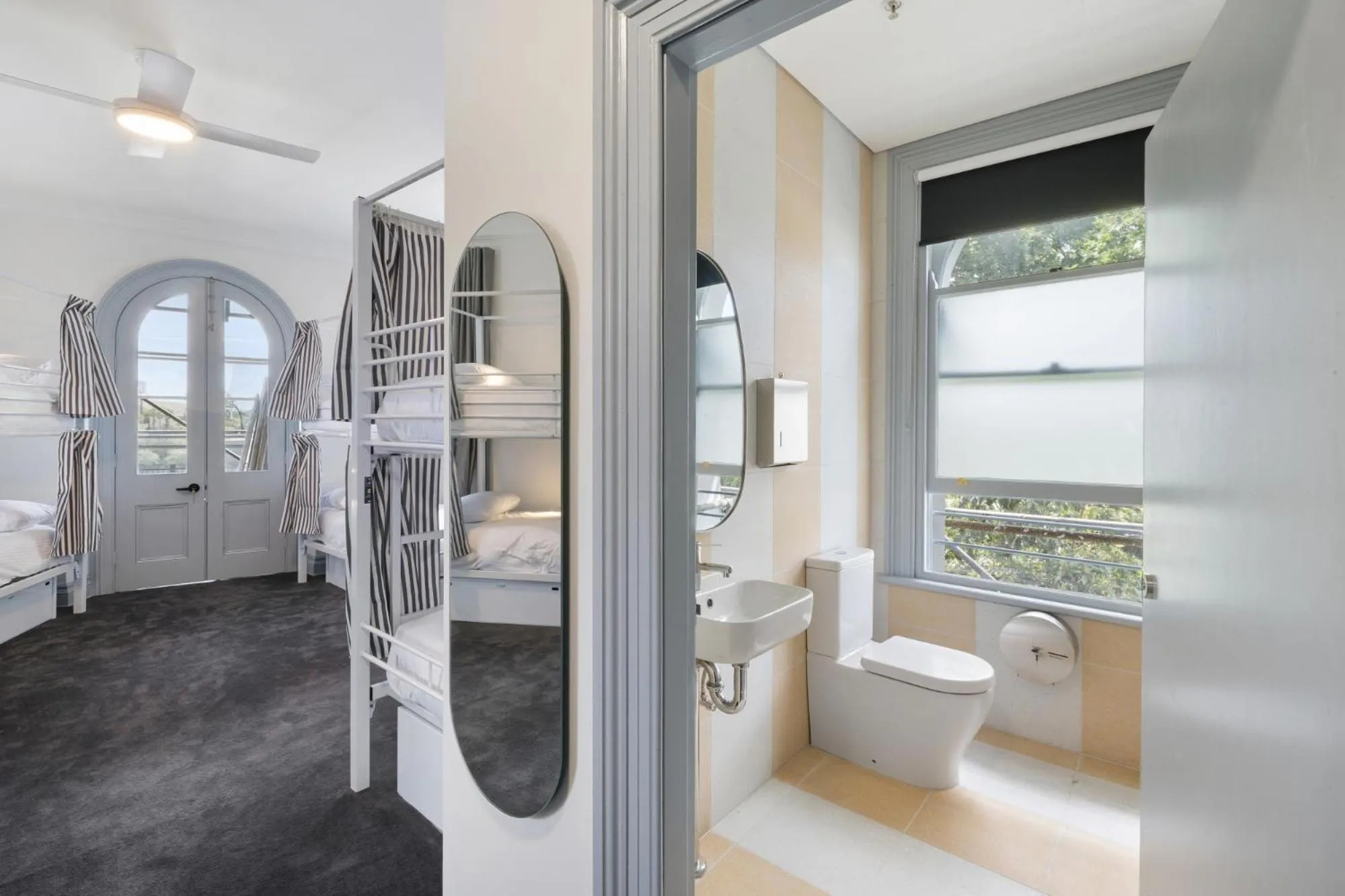 Bathroom, Bed in The Pacific House