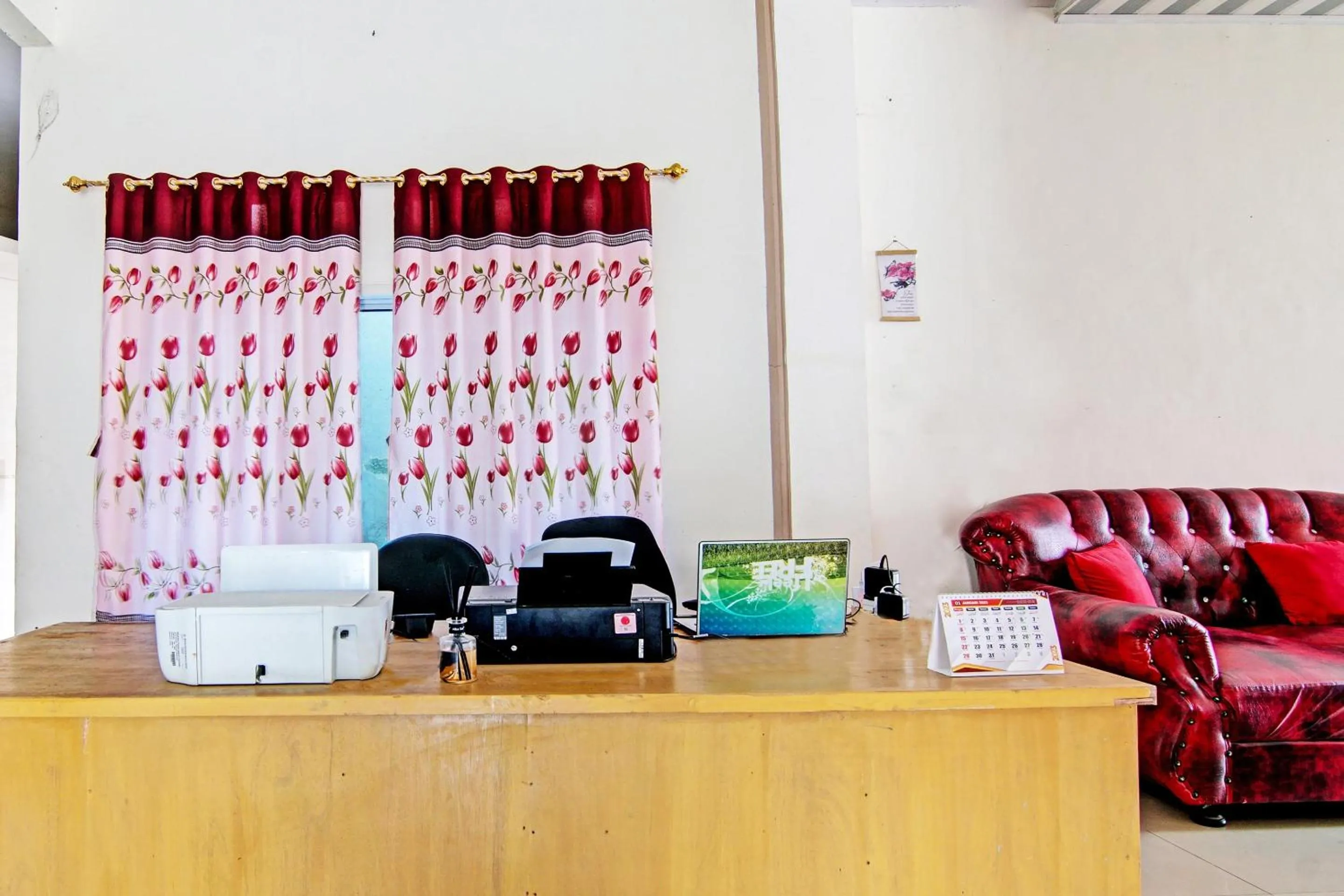 Lobby or reception in Hotel O Timur Raya Homestay Syariah