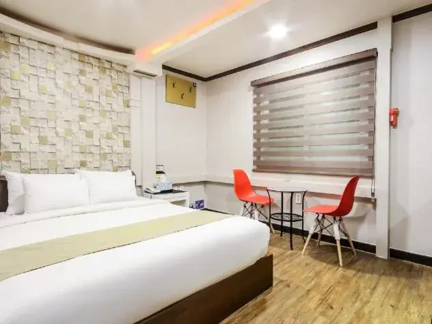 Bed in Opera Motel Bed in Opera Motel