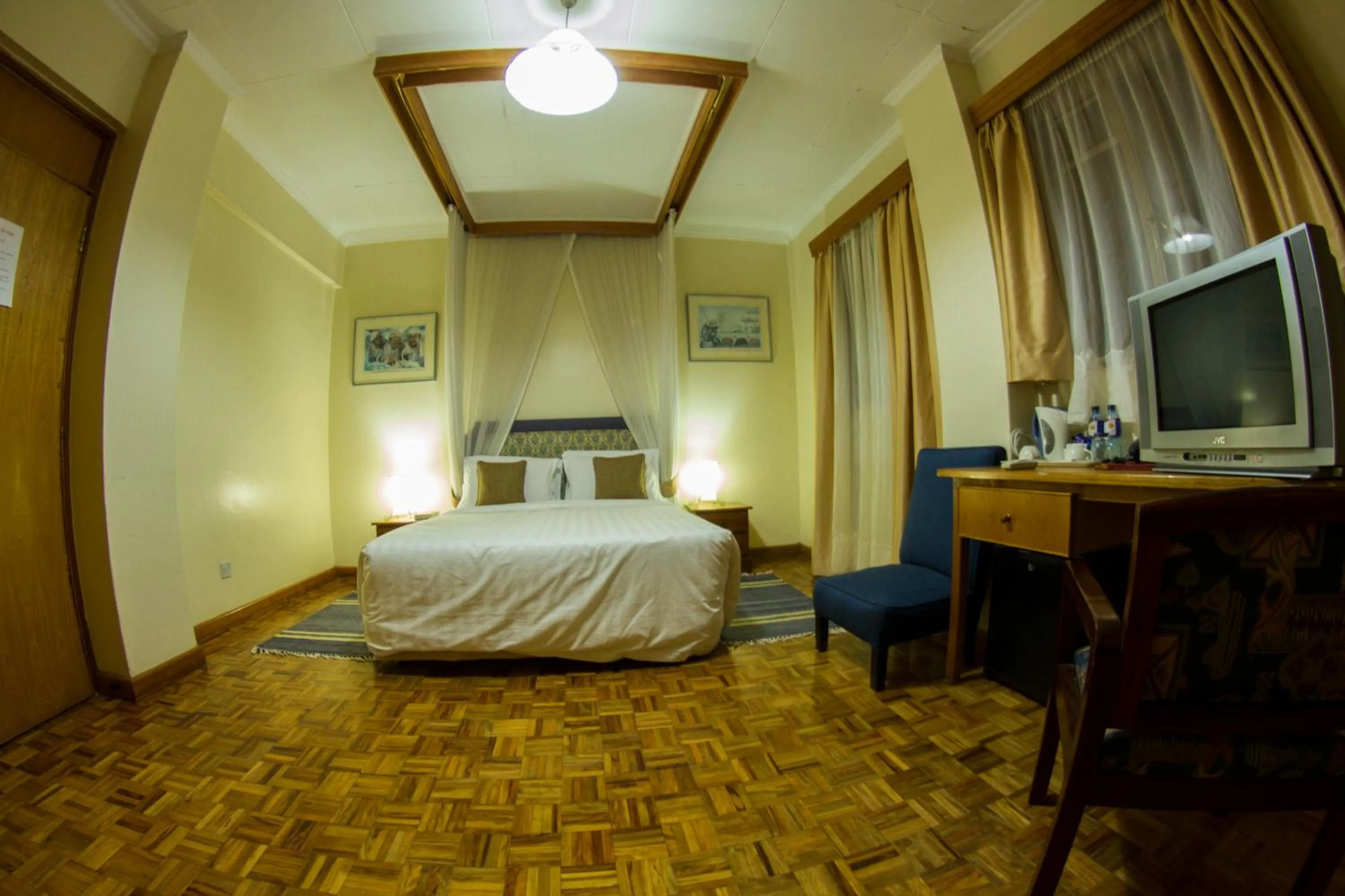 Photo of the whole room, Bed in Hillpark Hotel