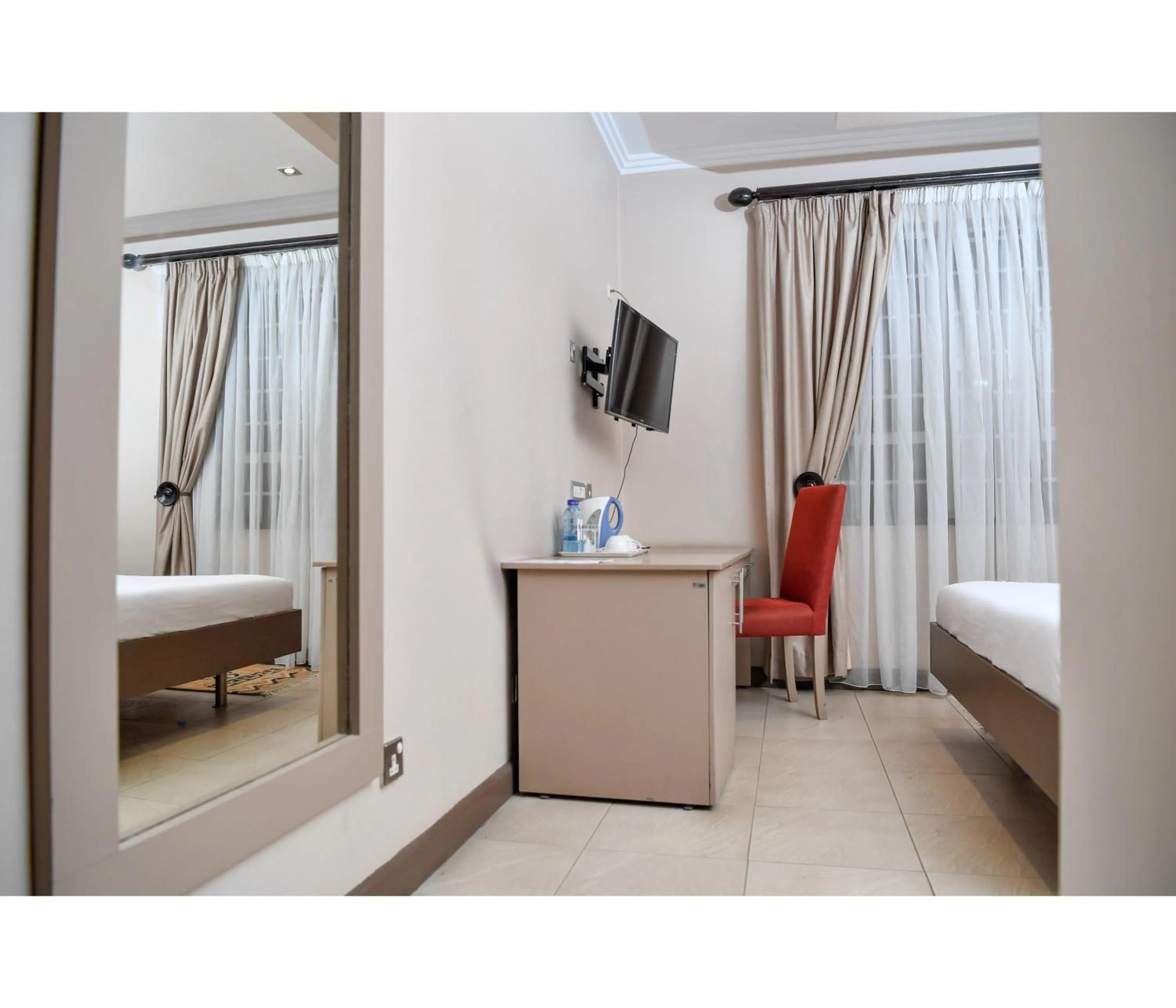 TV and multimedia, Bed in Hillpark Hotel