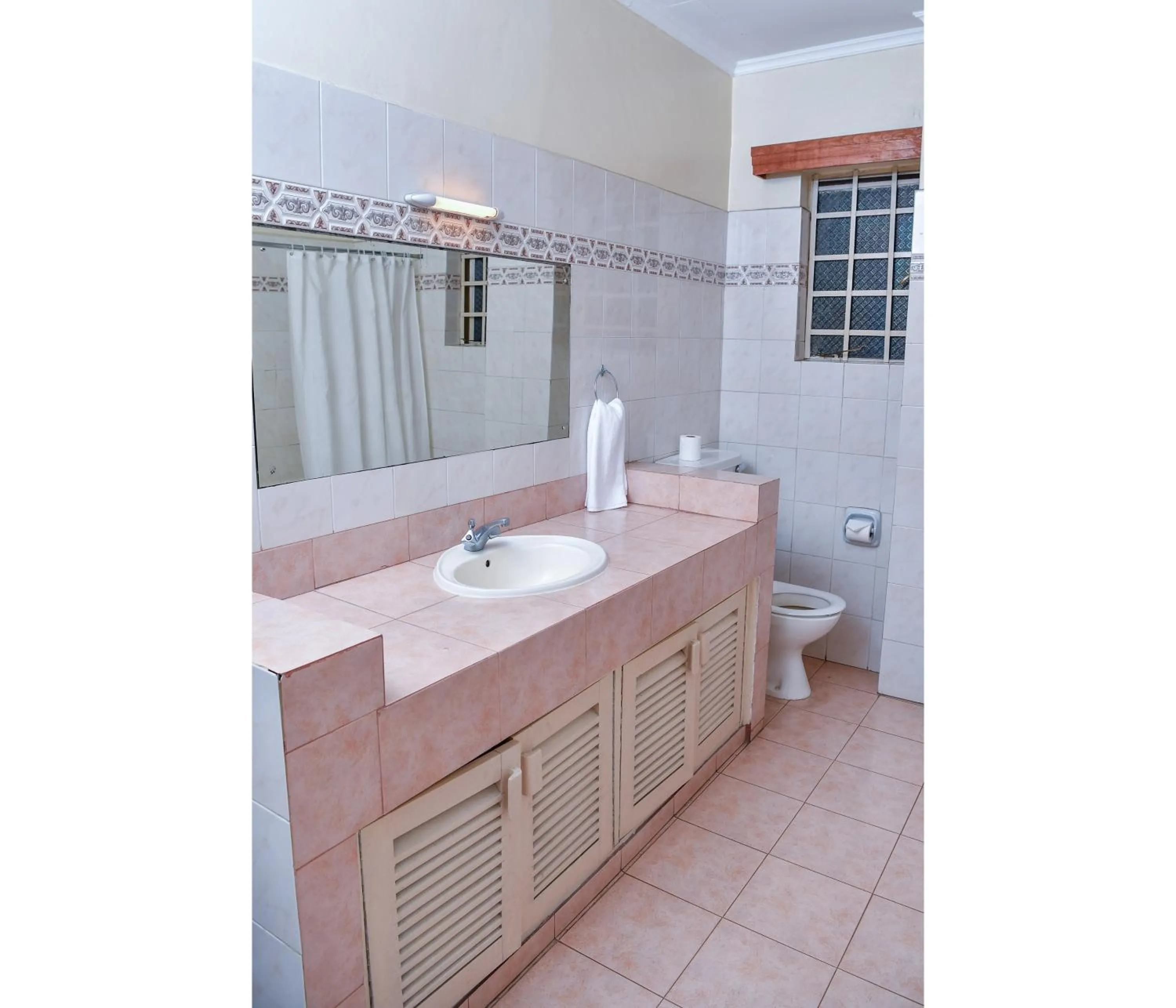 Bathroom in Hillpark Hotel