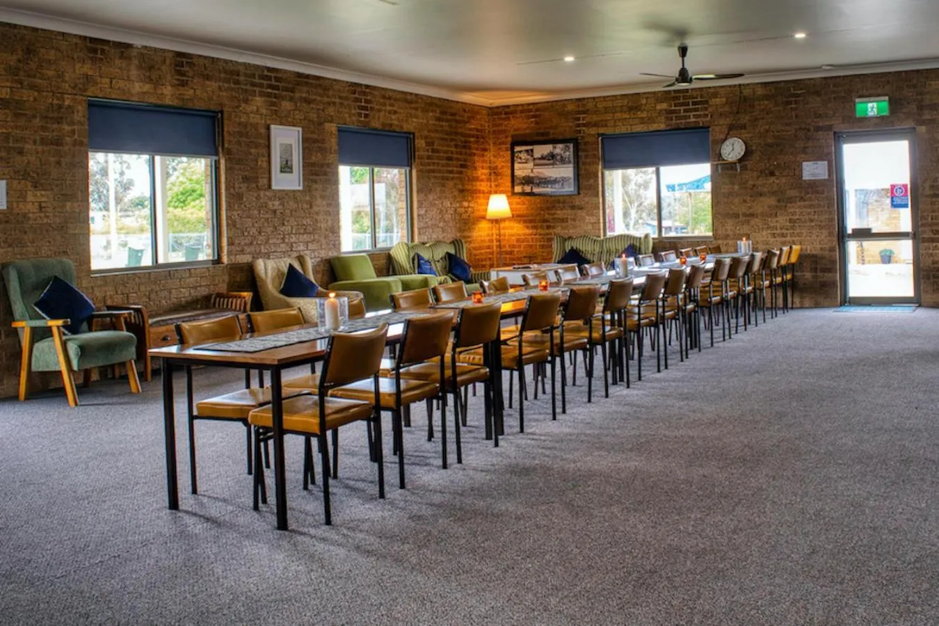 Restaurant/places to eat in Deepwater Hotel