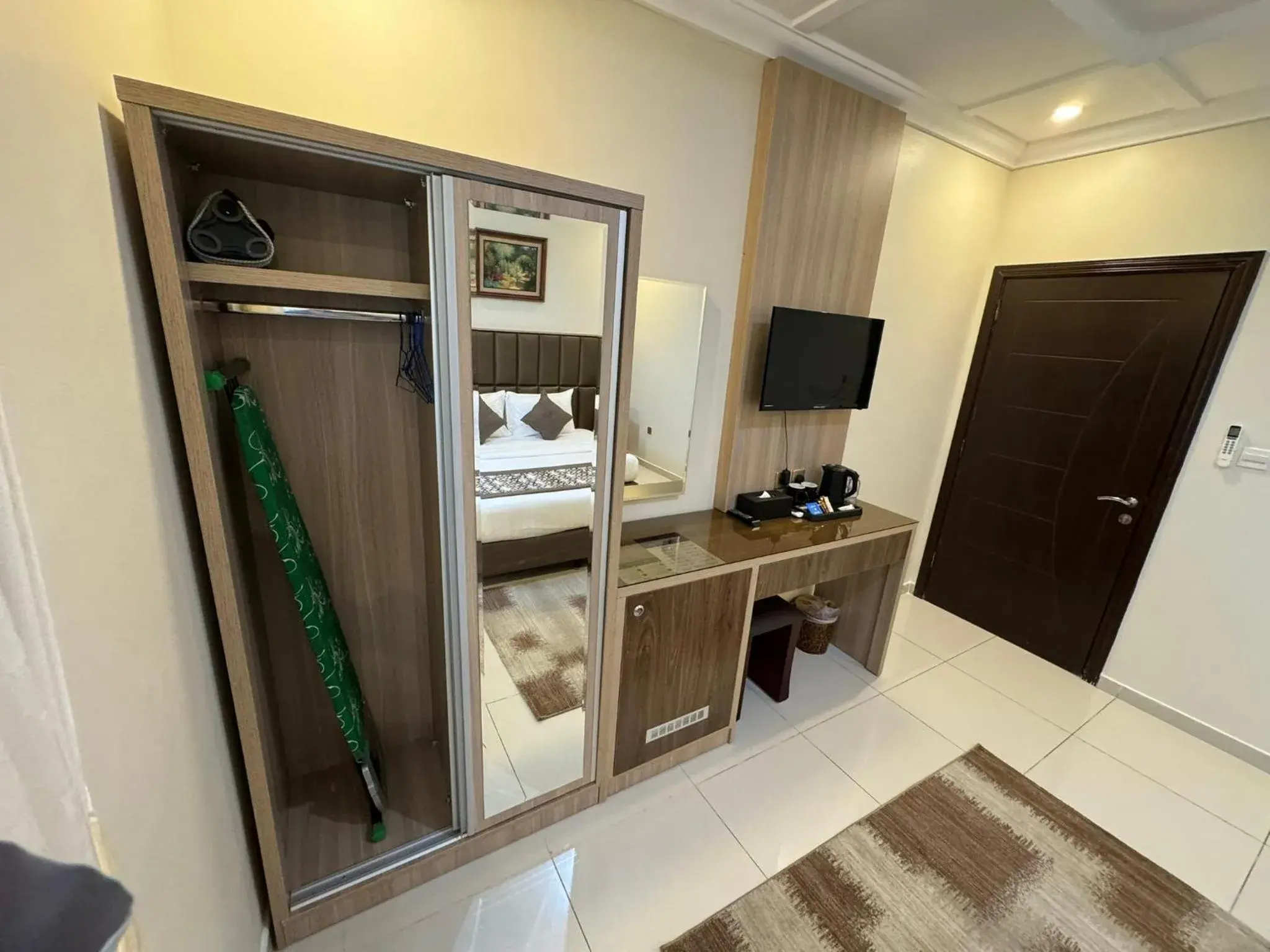 Bedroom, Bed in PRIMOTEL Suites As Salamah Bedroom, Bed in PRIMOTEL Suites As Salamah