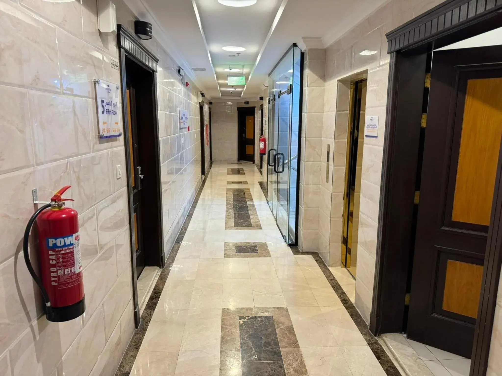 Property building in PRIMOTEL Suites As Salamah Property building in PRIMOTEL Suites As Salamah