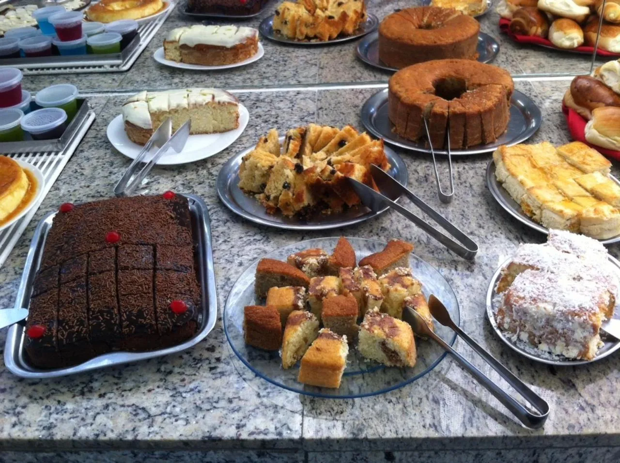 Buffet breakfast in Hotel Arrastão