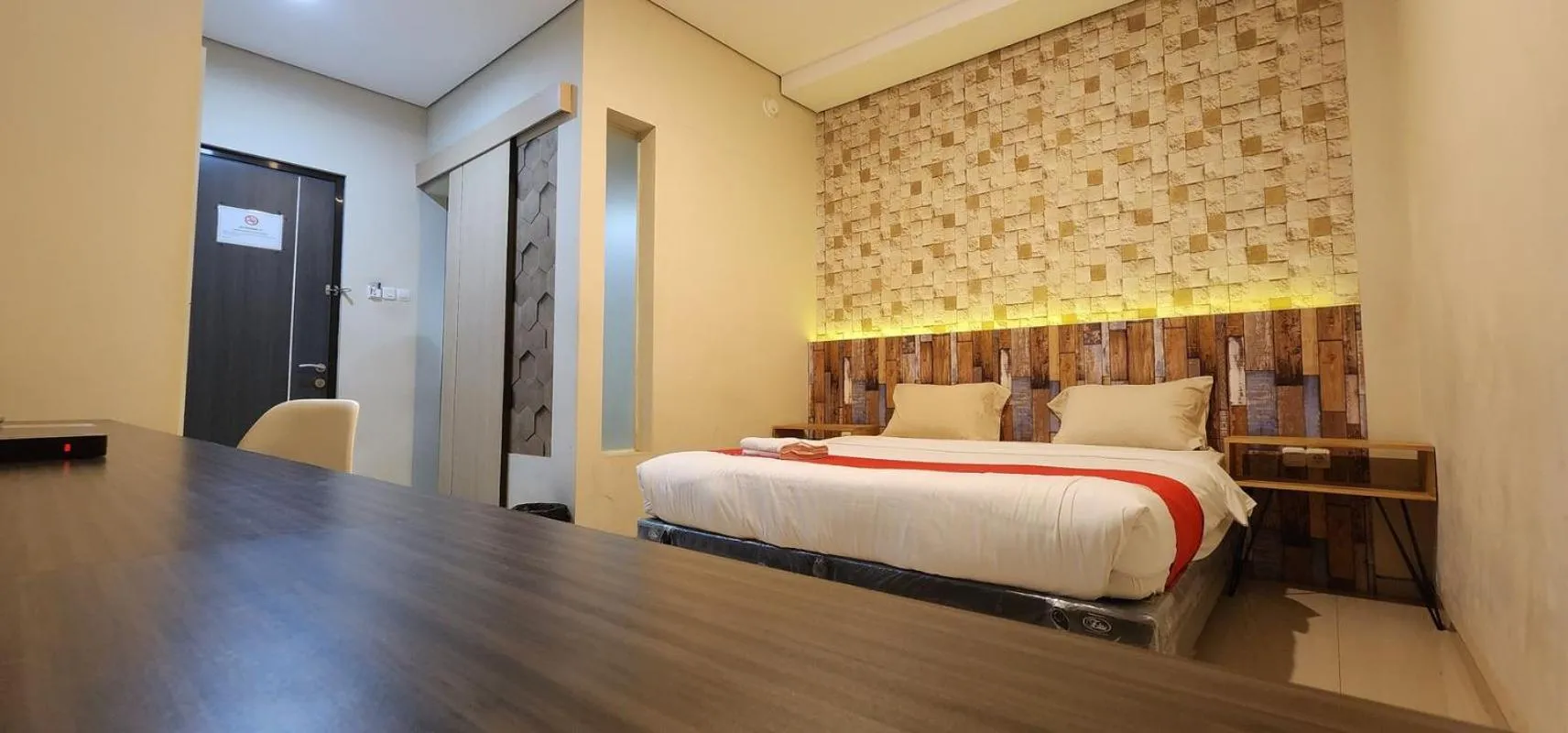 Bed in 360° Guest House